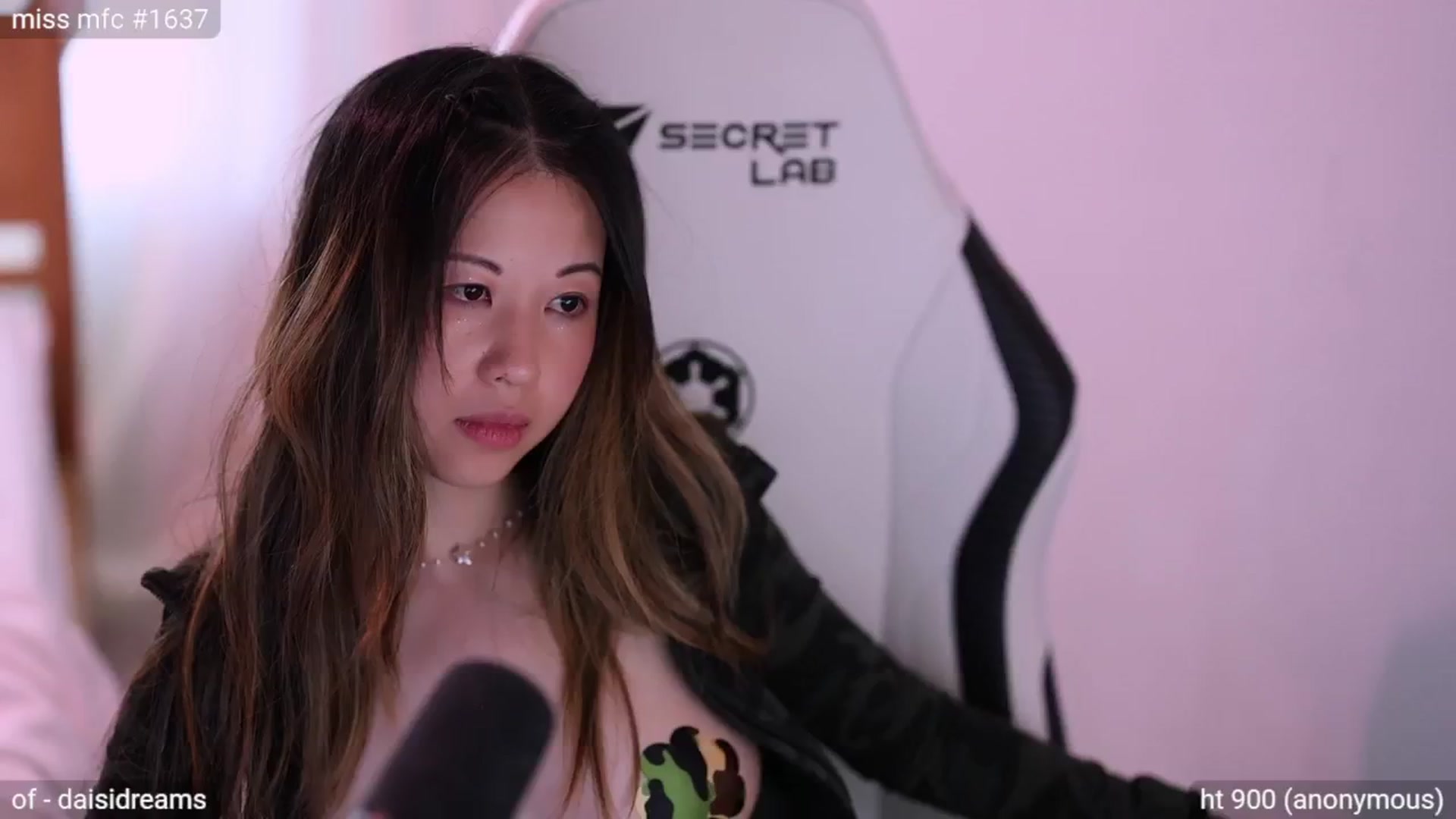 Gallery image thumbnail from daisii's myfreecams stream on, 08/07/2024, 23:20 image 8 of 20