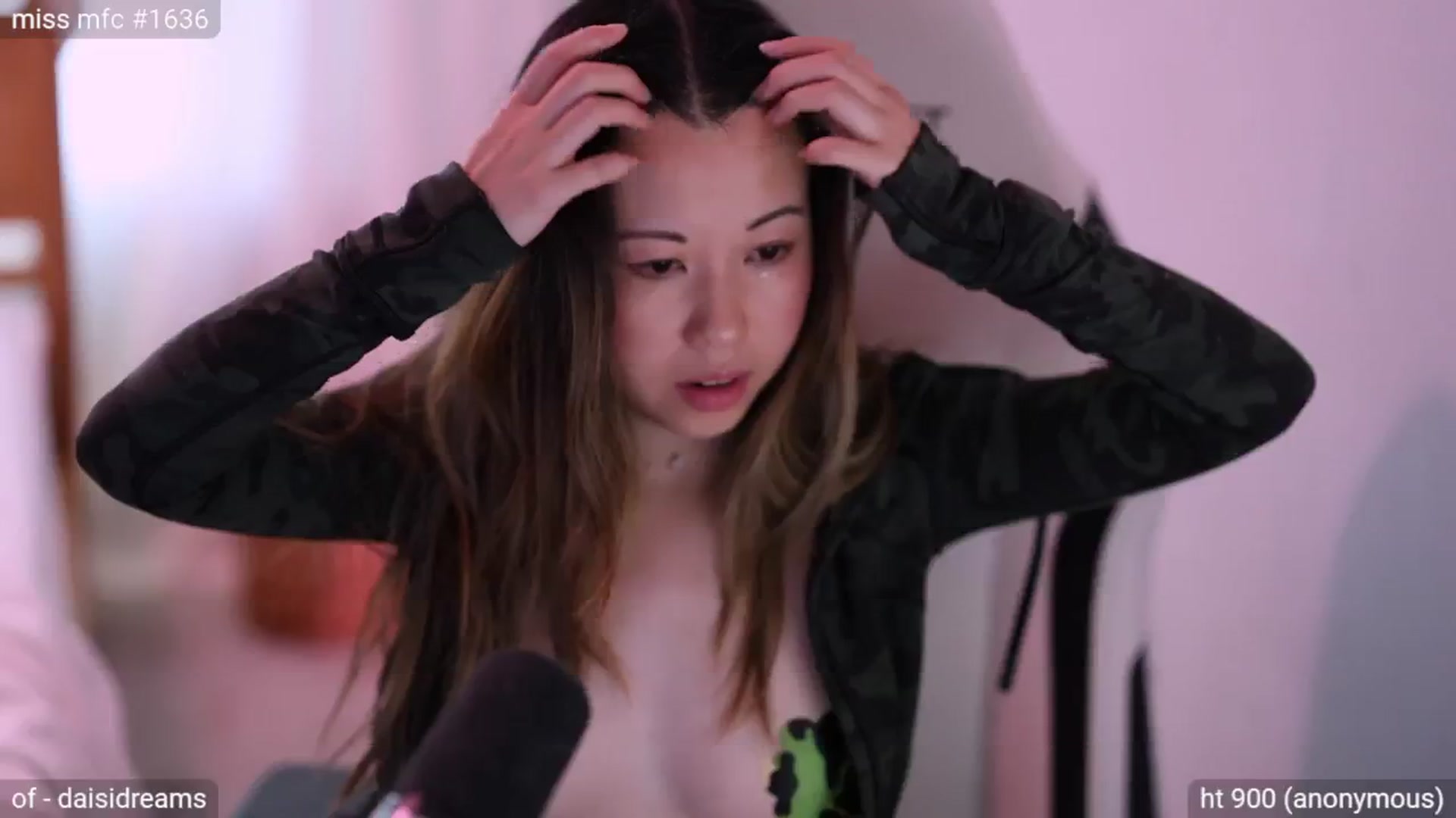 Gallery image thumbnail from daisii's myfreecams stream on, 08/07/2024, 23:20 image 7 of 20