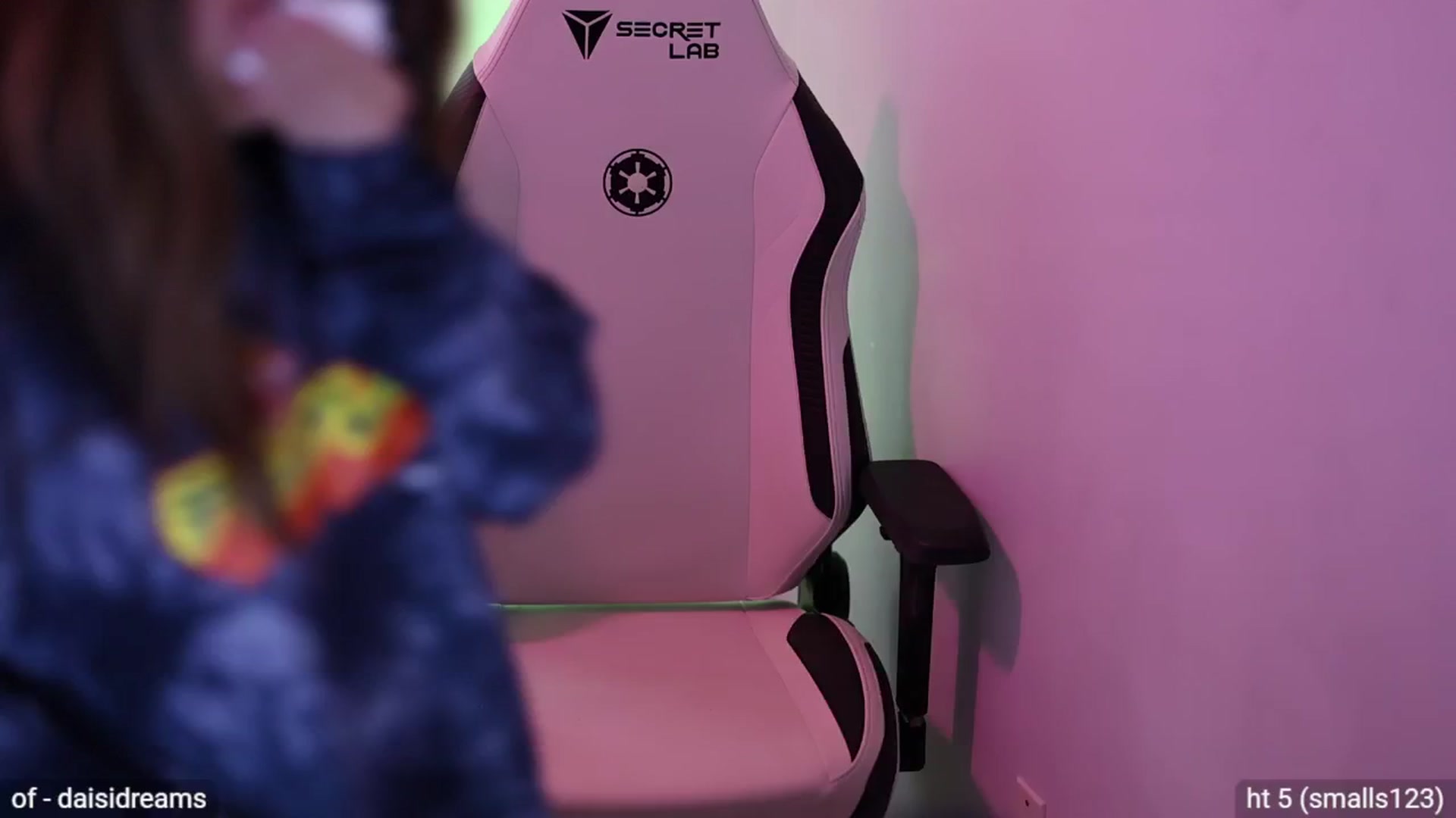 Gallery image thumbnail from daisii's myfreecams stream on, 08/10/2024, 24:30 image 1 of 20