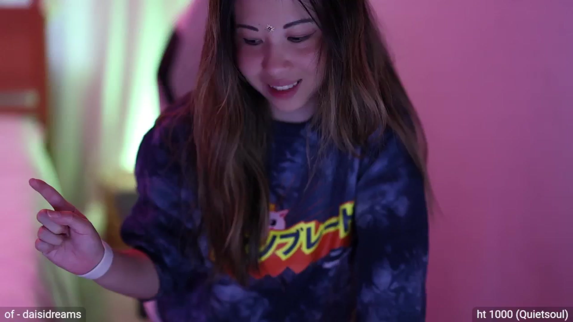 Gallery image thumbnail from daisii's myfreecams stream on, 08/10/2024, 24:30 image 20 of 20