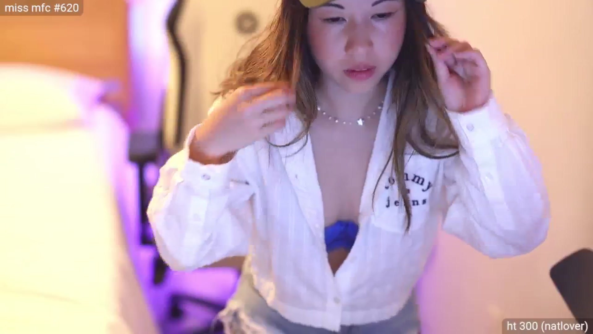 Gallery image thumbnail from daisii's myfreecams stream on, 08/12/2024, 24:31 image 19 of 20
