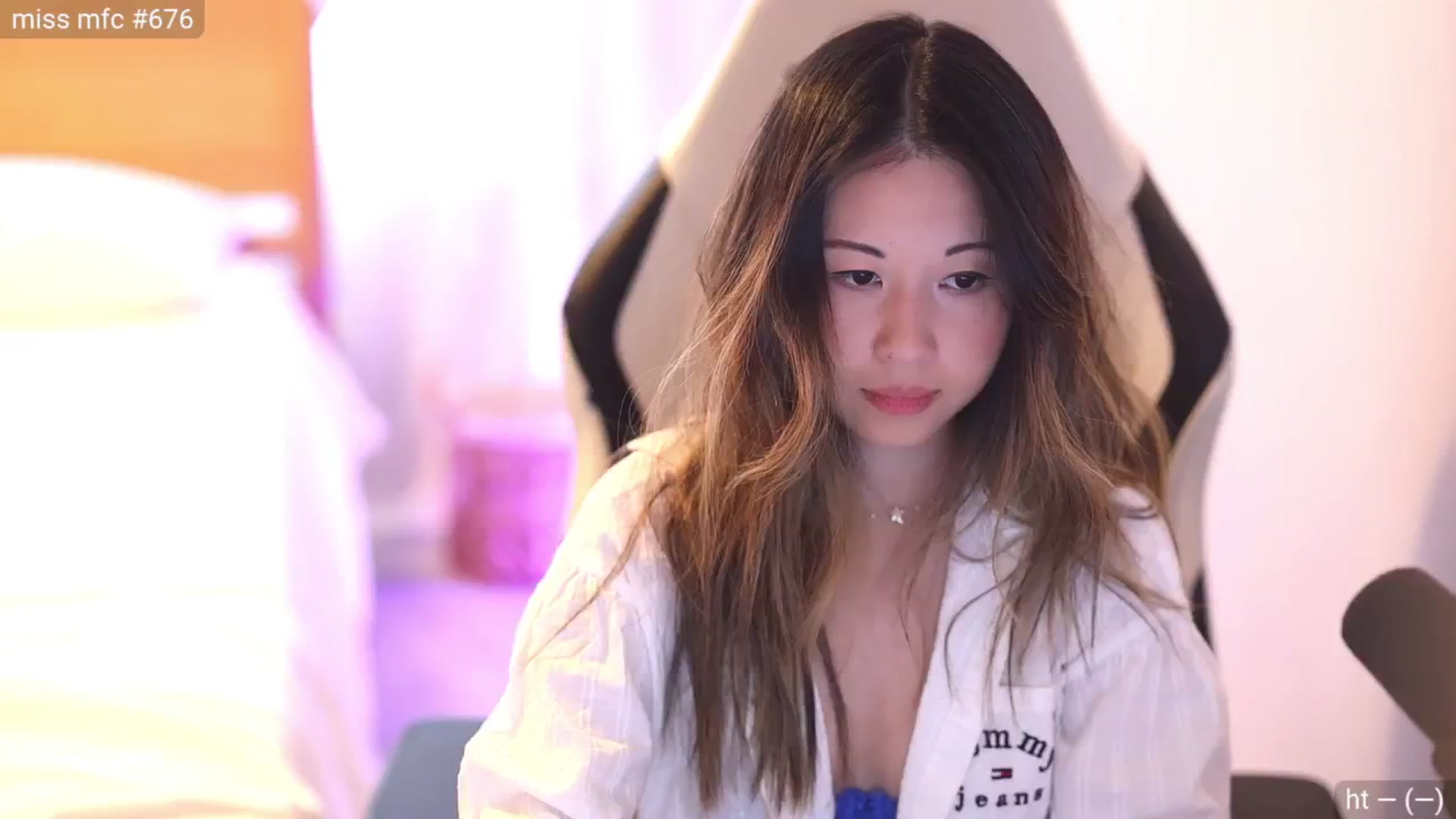 Gallery image thumbnail from daisii's myfreecams stream on, 08/12/2024, 24:31 image 1 of 20