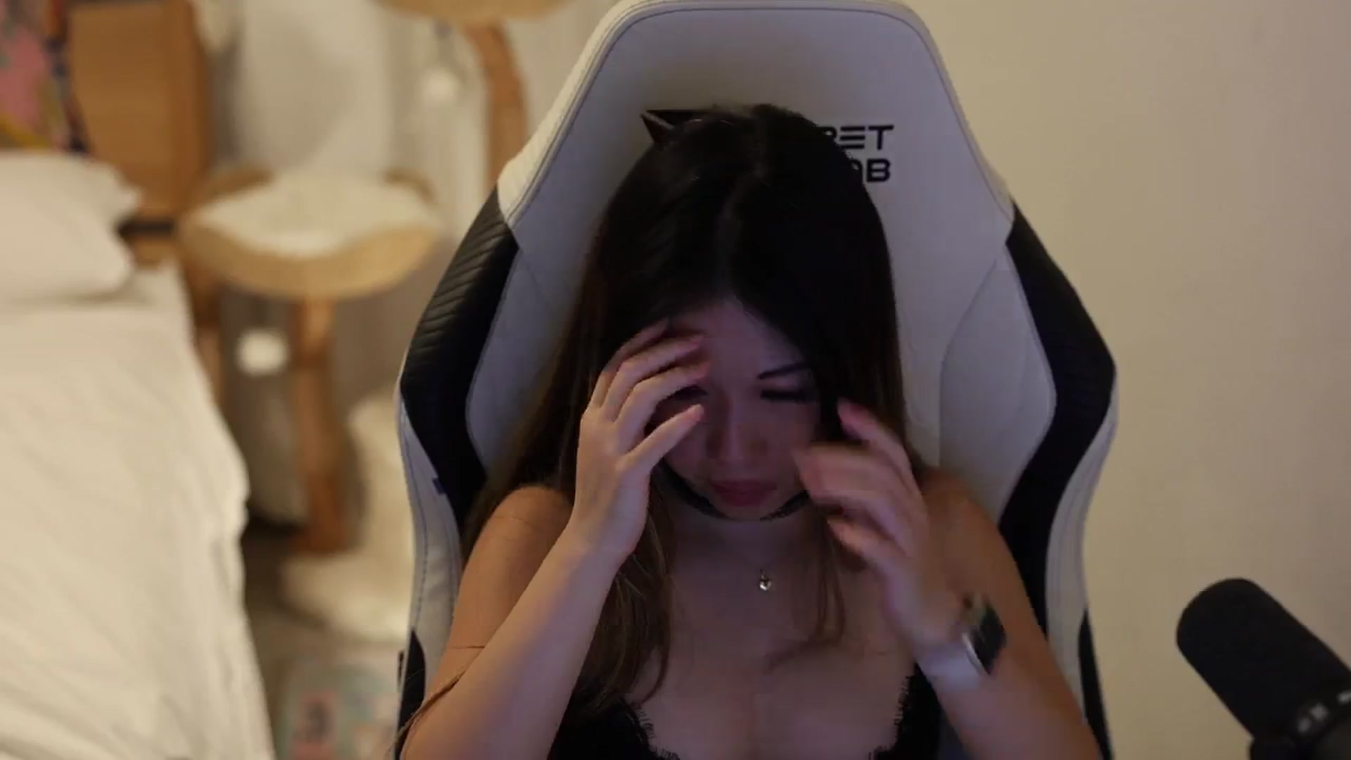 Gallery image thumbnail from daisii's myfreecams stream on, 09/15/2024, 04:29 image 20 of 20