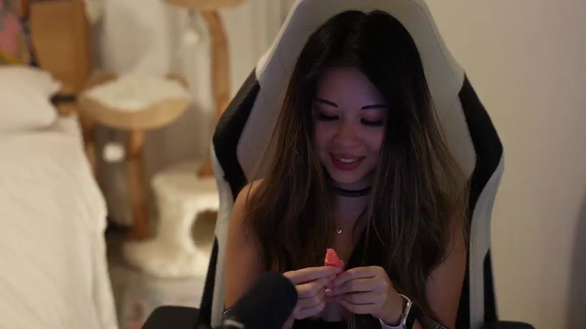 Gallery image thumbnail from daisii's myfreecams stream on, 09/15/2024, 06:09 image 9 of 20