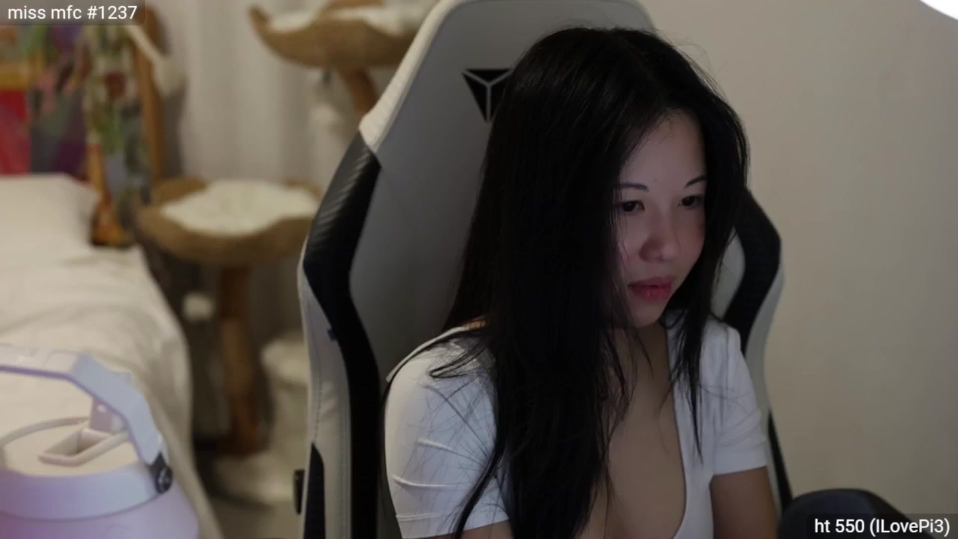 Gallery image thumbnail from daisii's myfreecams stream on, 09/18/2024, 09:28 image 6 of 20