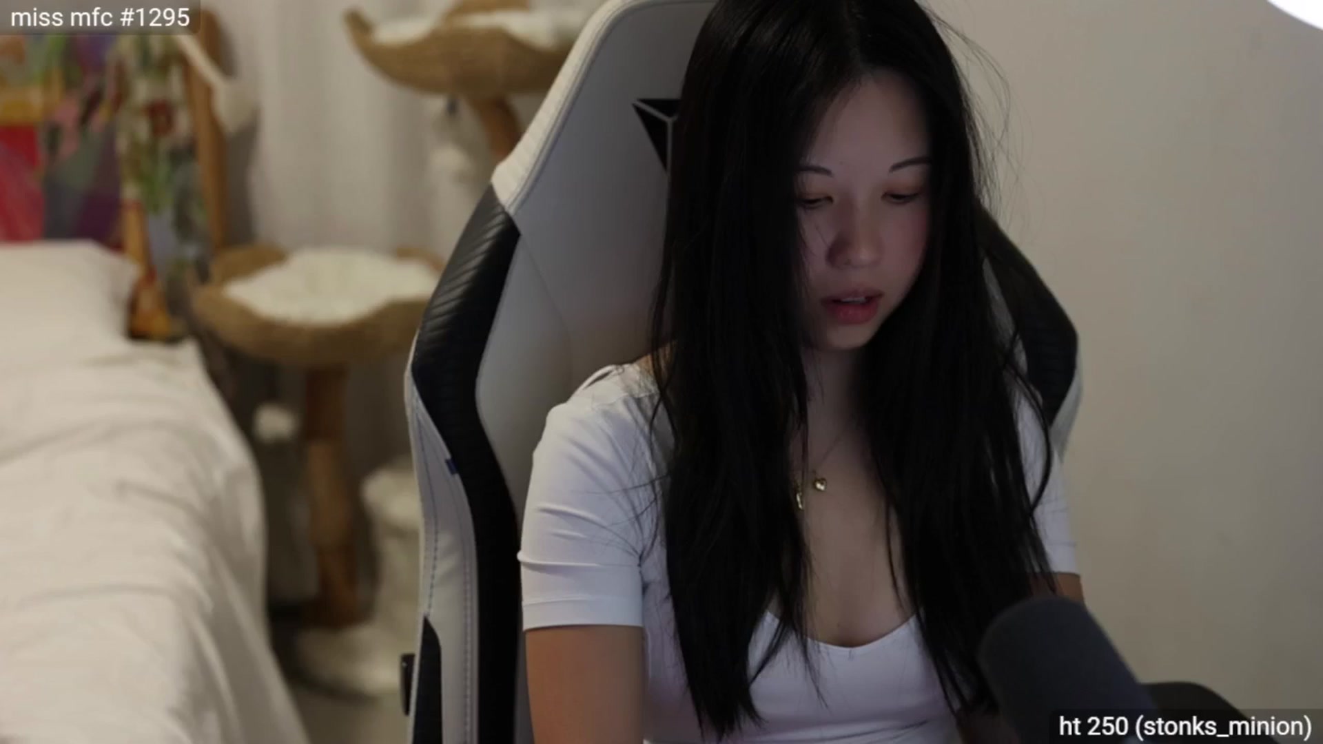 Gallery image thumbnail from daisii's myfreecams stream on, 09/18/2024, 09:28 image 3 of 20