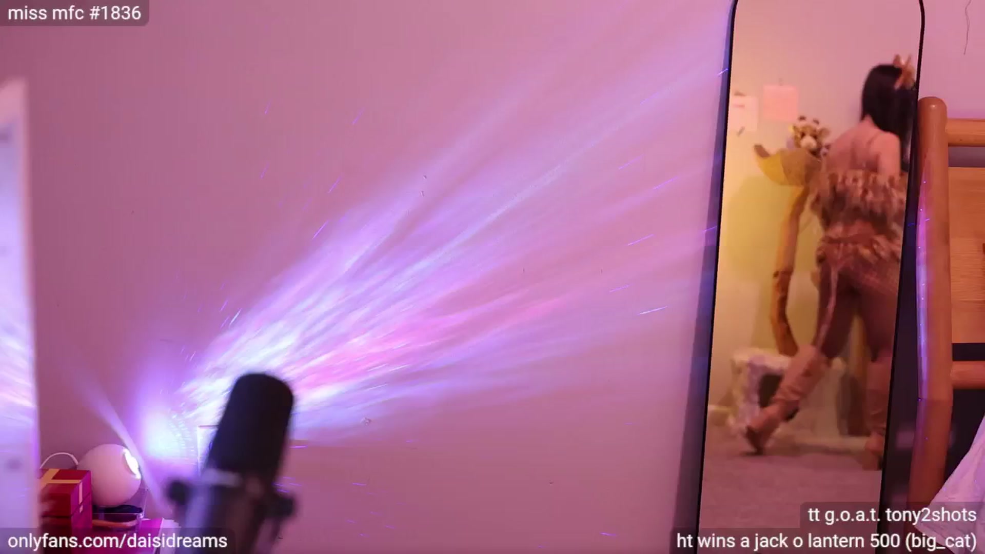 Gallery image thumbnail from daisii's myfreecams stream on, 10/07/2024, 03:27 image 16 of 20