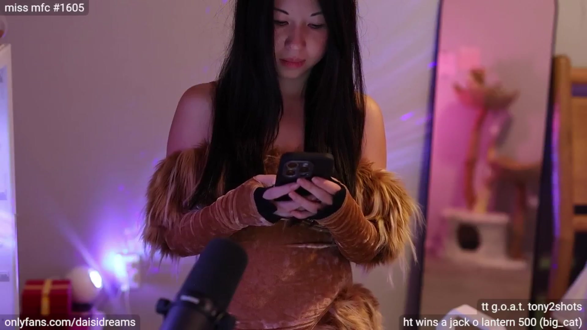 Gallery image thumbnail from daisii's myfreecams stream on, 10/07/2024, 05:31 image 17 of 20