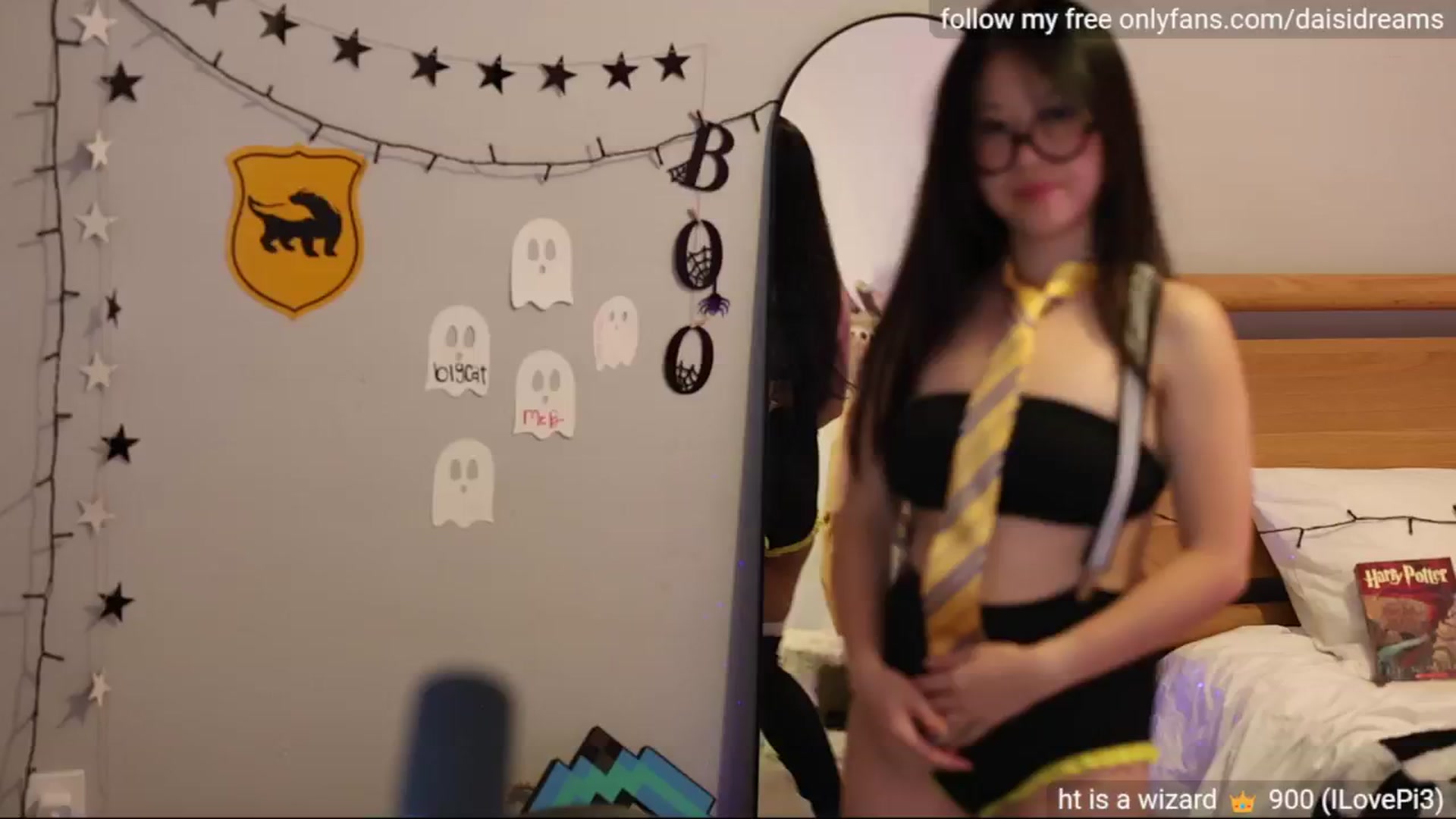 Gallery image thumbnail from daisii's myfreecams stream on, 10/14/2024, 07:13 image 7 of 20