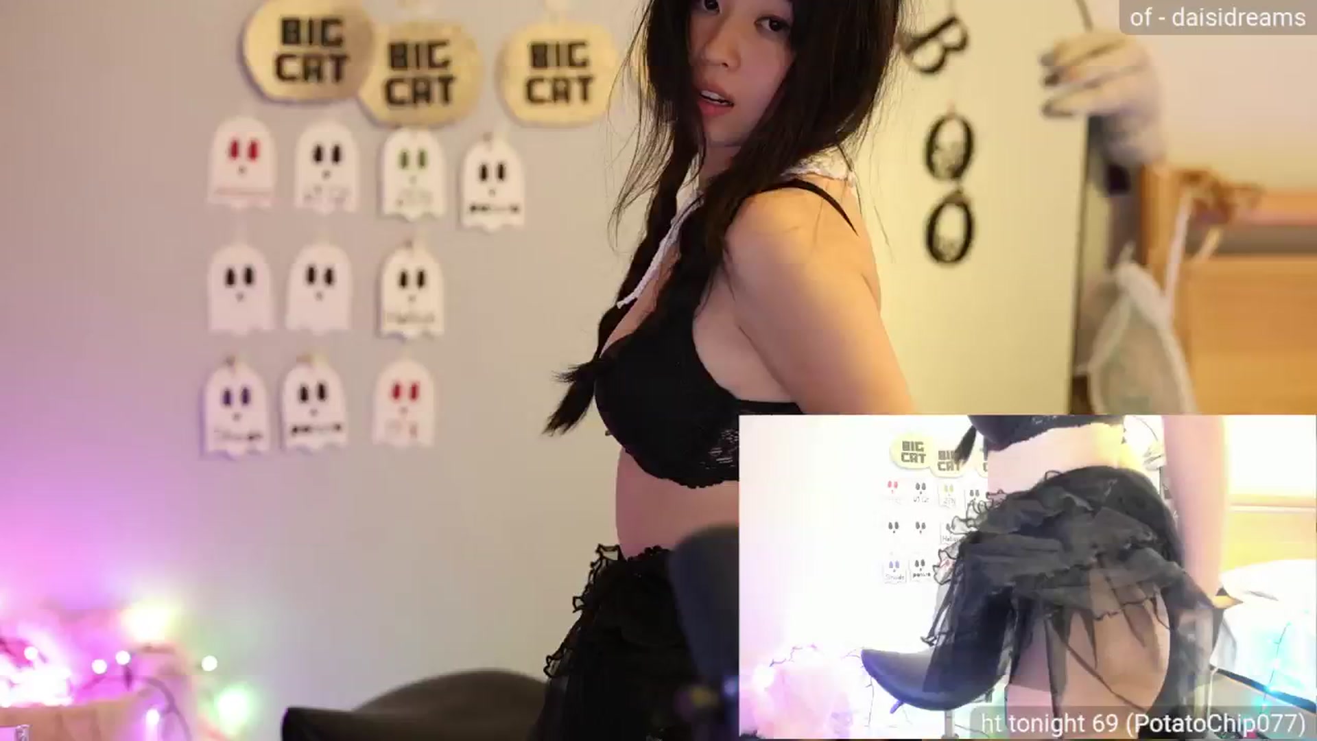 Gallery image thumbnail from daisii's myfreecams stream on, 11/01/2024, 08:41 image 17 of 20