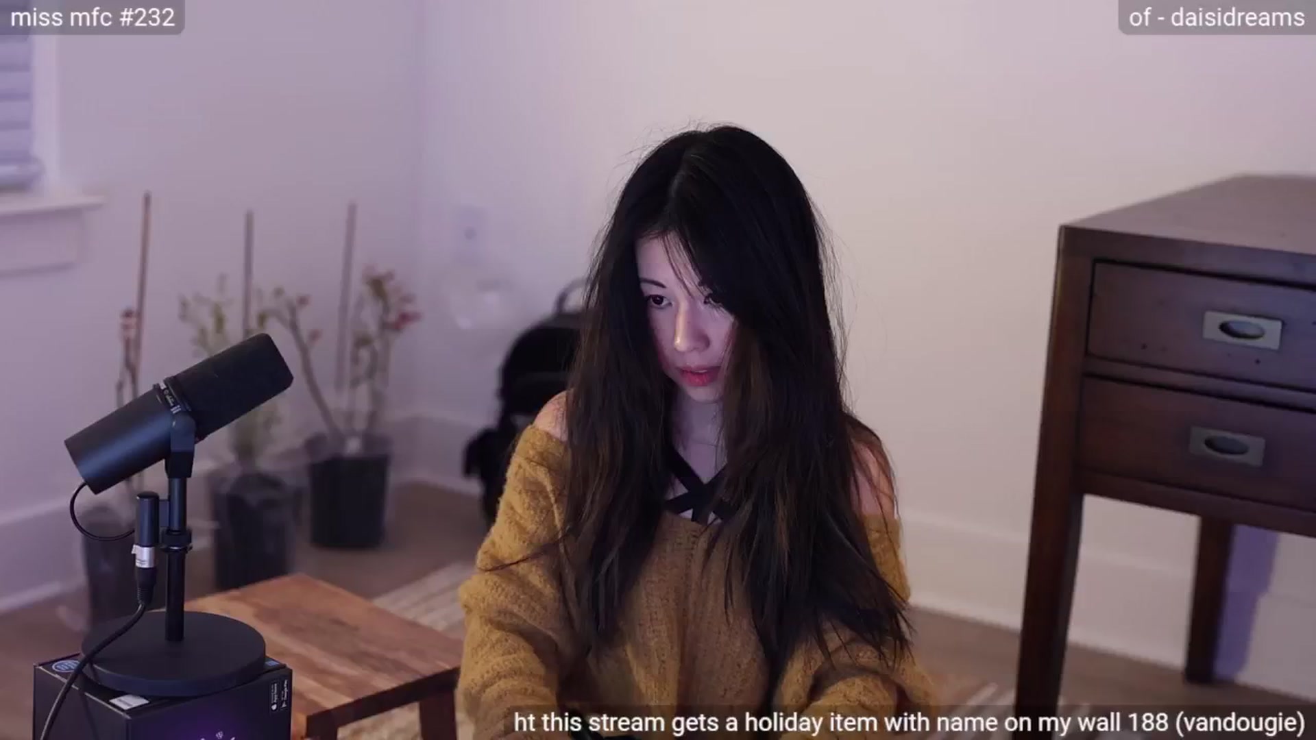 Gallery image thumbnail from daisii's myfreecams stream on, 12/12/2024, 06:21 image 7 of 20