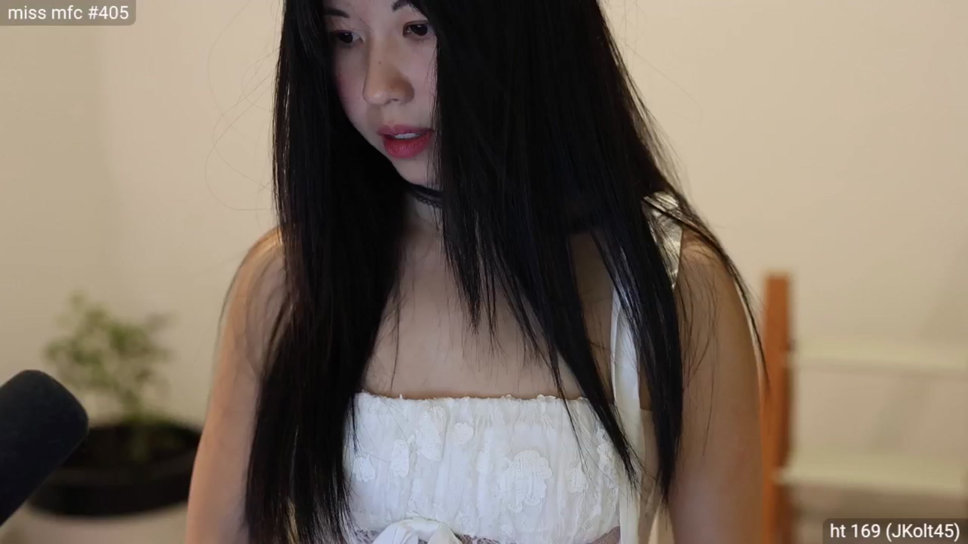 Gallery image thumbnail from daisii's myfreecams stream on, 12/28/2024, 02:52 image 16 of 20