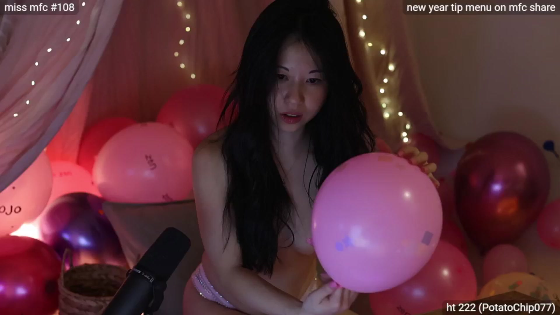 Gallery image thumbnail from daisii's myfreecams stream on, 01/01/2025, 10:25 image 16 of 20