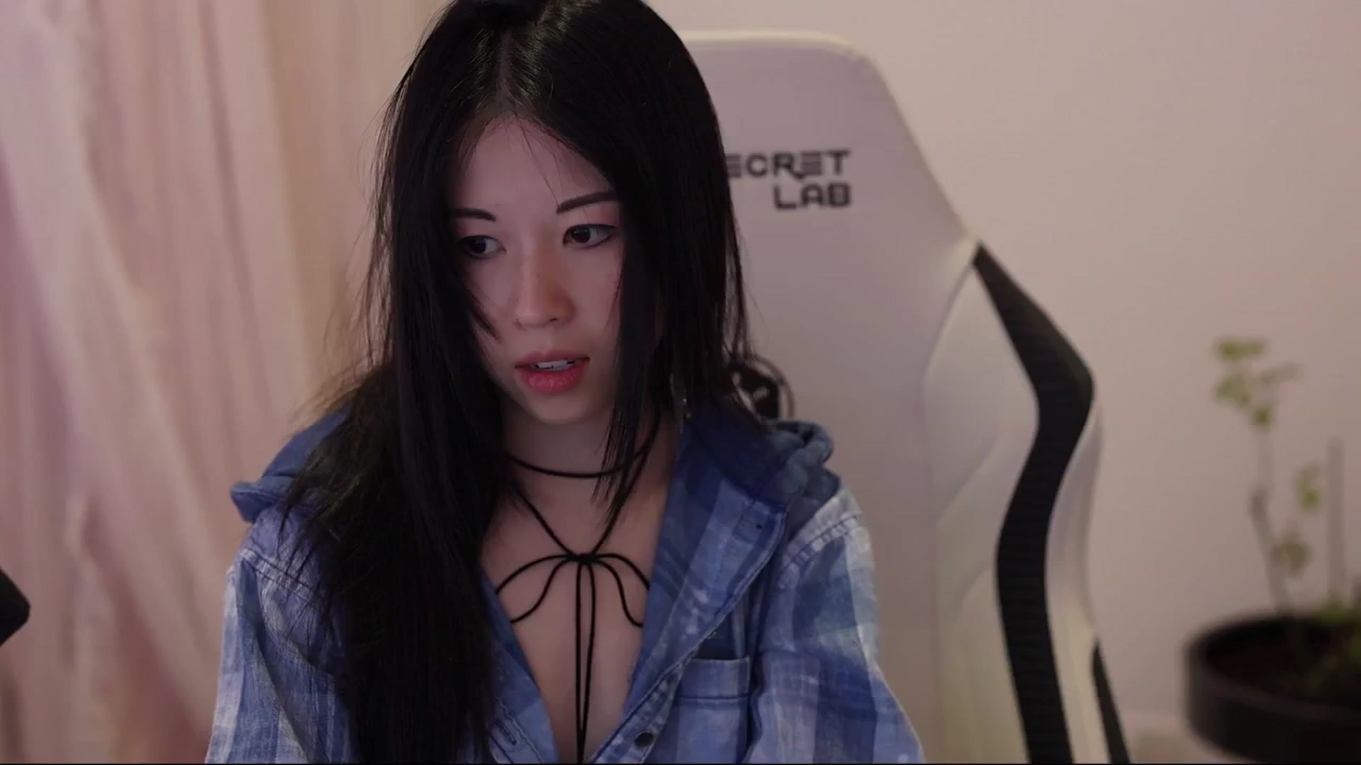 Gallery image thumbnail from daisii's myfreecams stream on, 01/06/2025, 04:47 image 4 of 20