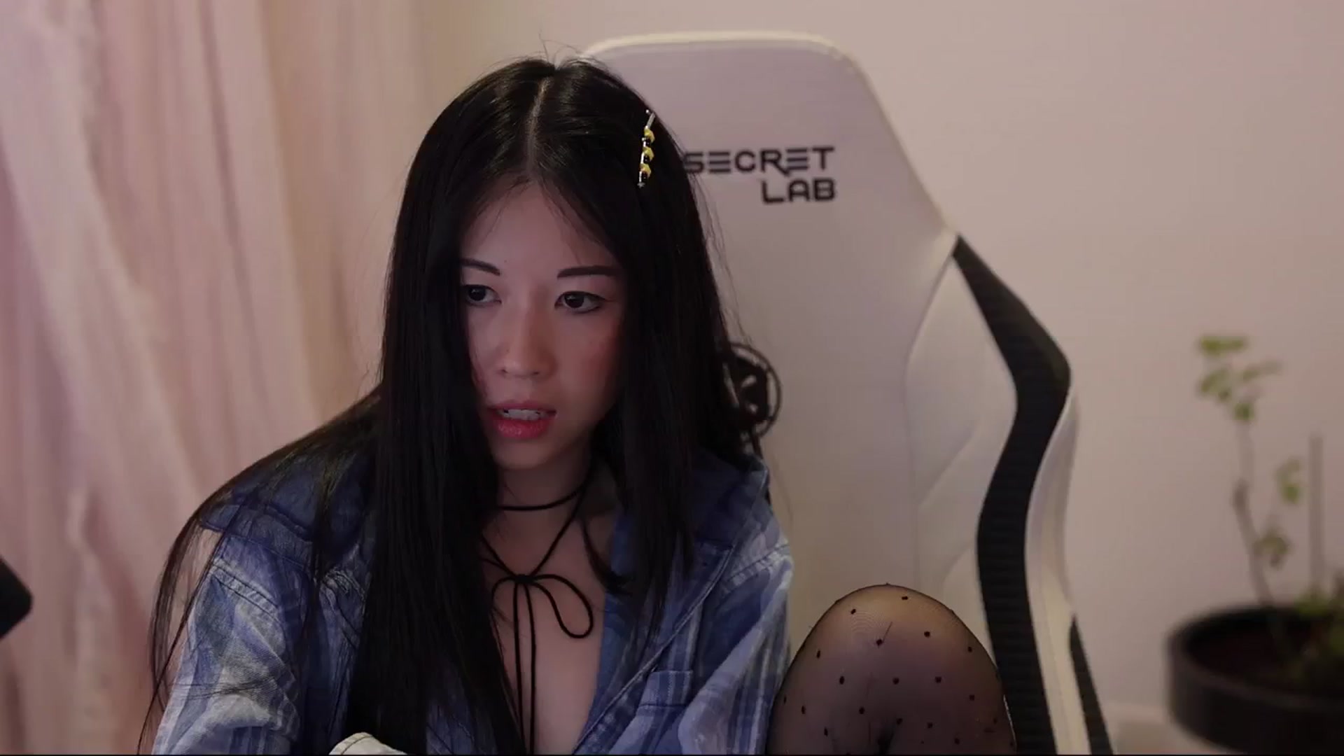 Gallery image thumbnail from daisii's myfreecams stream on, 01/06/2025, 04:47 image 3 of 20