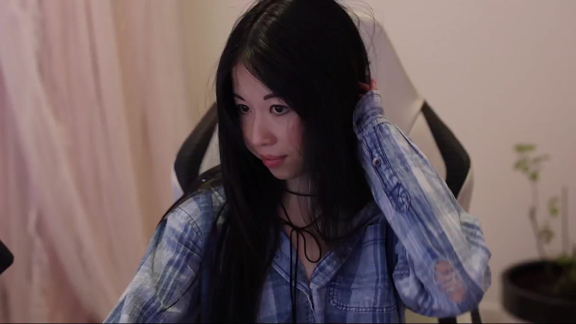 Gallery image thumbnail from daisii's myfreecams stream on, 01/06/2025, 04:47 image 2 of 20