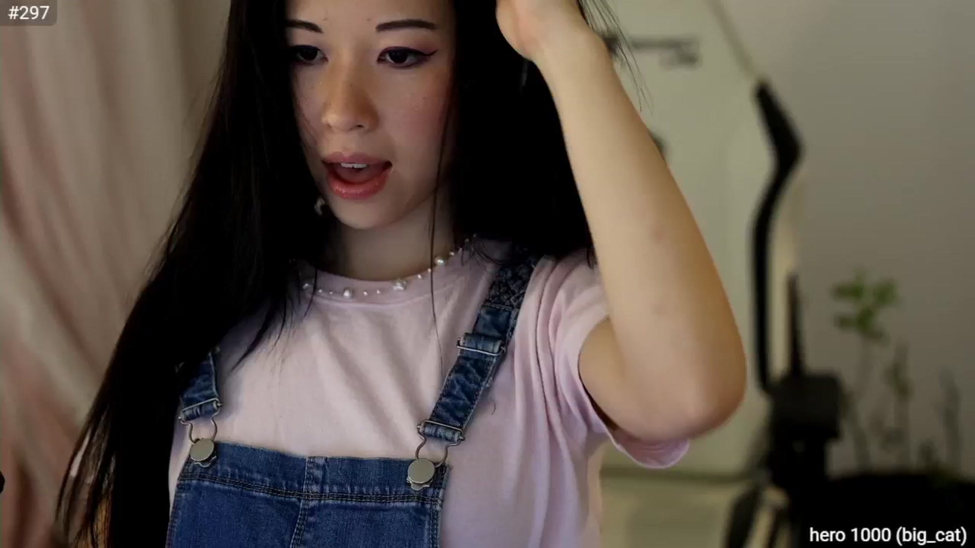 Gallery image thumbnail from daisii's myfreecams stream on, 01/09/2025, 07:27 image 6 of 20