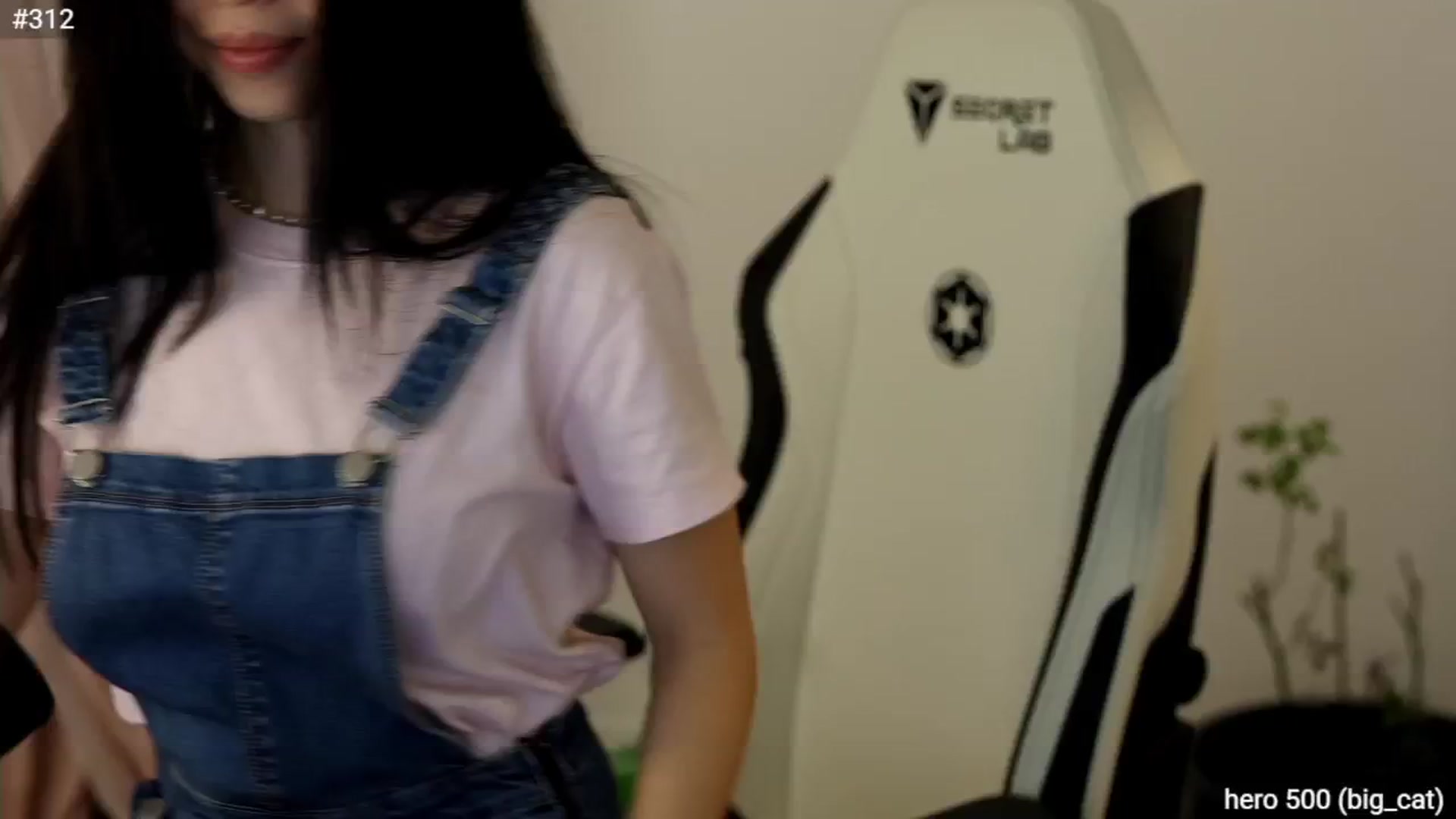 Gallery image thumbnail from daisii's myfreecams stream on, 01/09/2025, 07:27 image 5 of 20