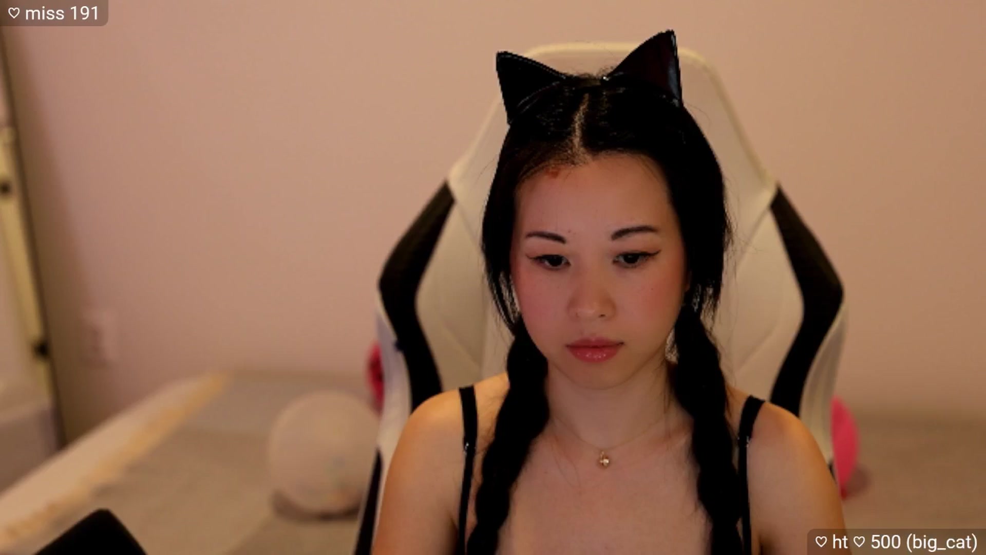 Gallery image thumbnail from daisipi3's myfreecams stream on, 03/15/2025, 07:09 image 2 of 20