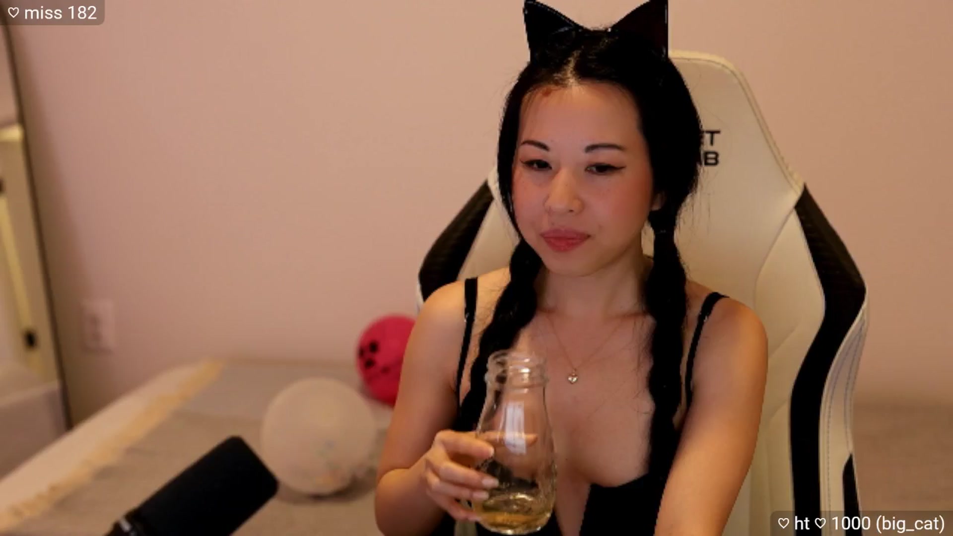Gallery image thumbnail from daisipi3's myfreecams stream on, 03/15/2025, 07:09 image 8 of 20