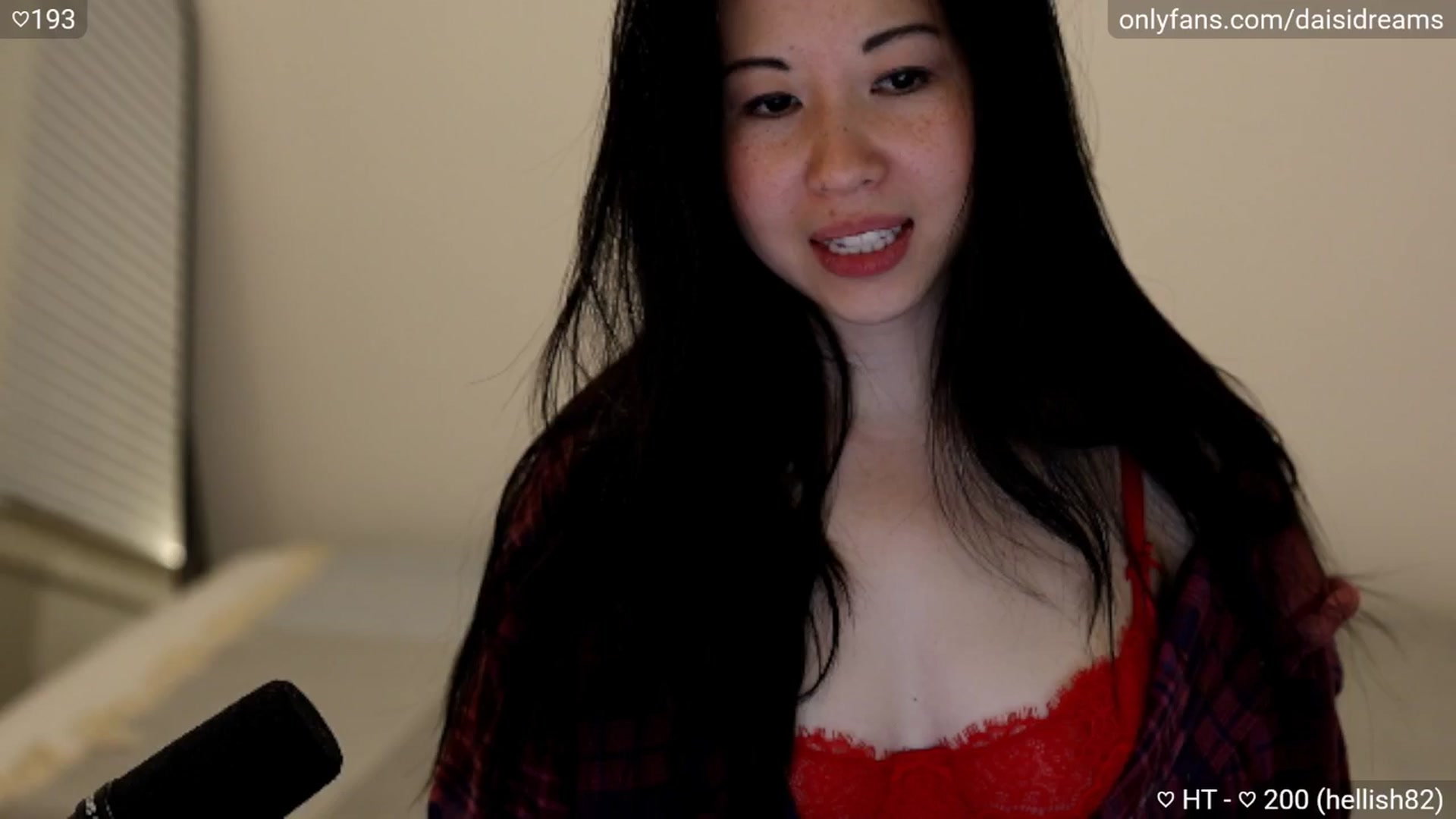 Gallery image thumbnail from daisipi3's myfreecams stream on, 03/20/2025, 05:13 image 15 of 20