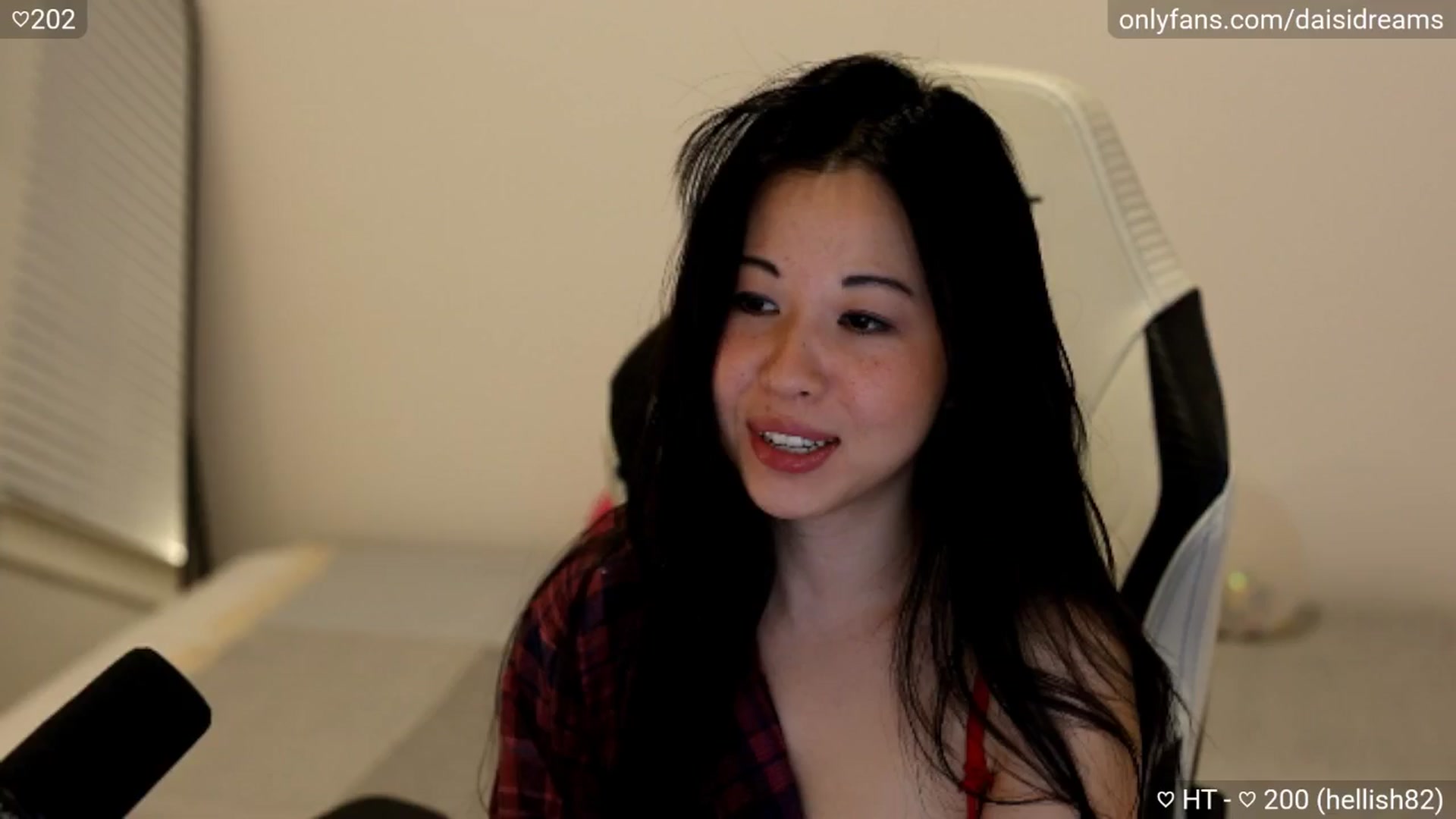 Gallery image thumbnail from daisipi3's myfreecams stream on, 03/20/2025, 05:13 image 1 of 20