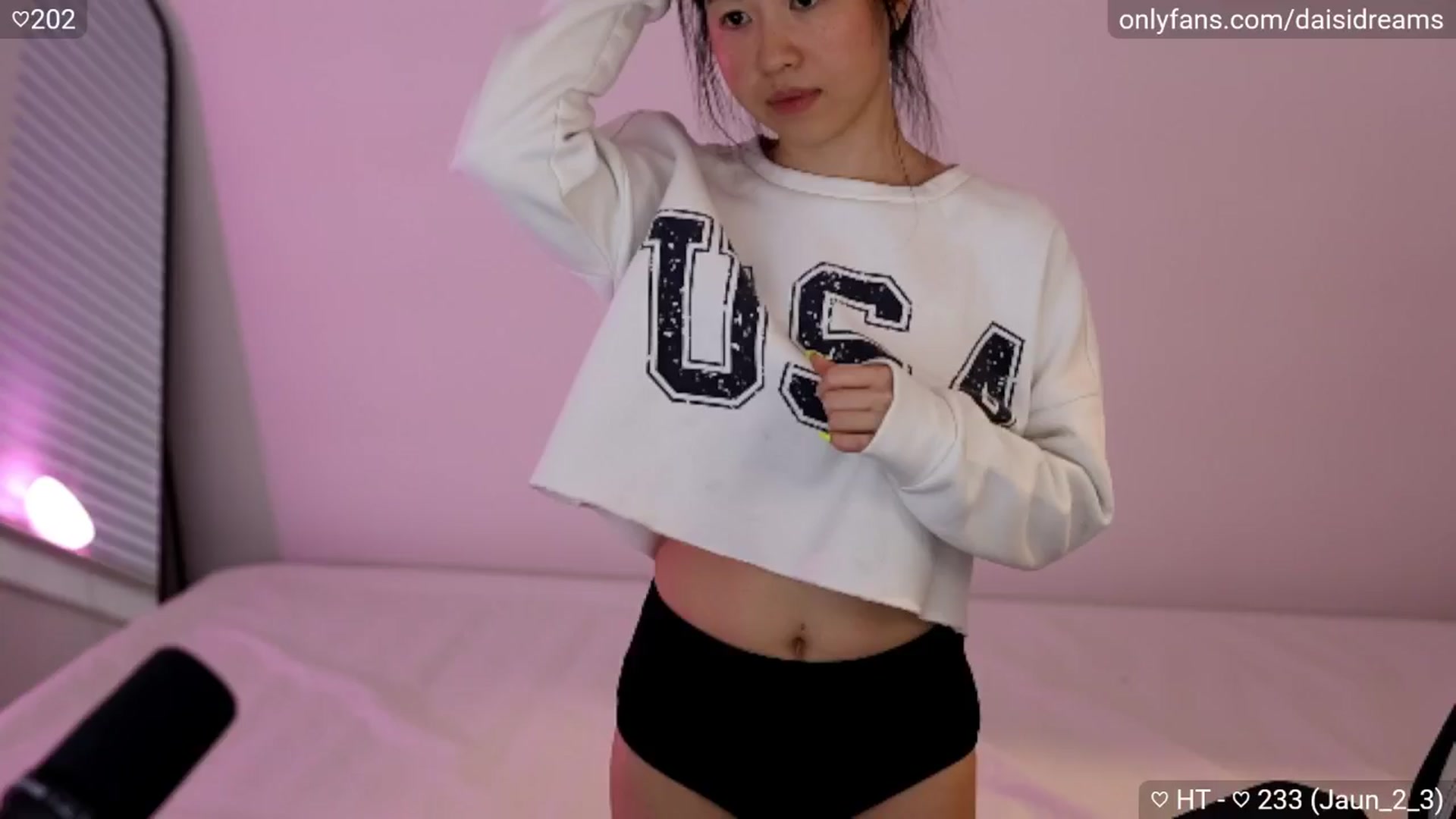 Gallery image thumbnail from daisipi3's myfreecams stream on, 03/21/2025, 04:21 image 3 of 20