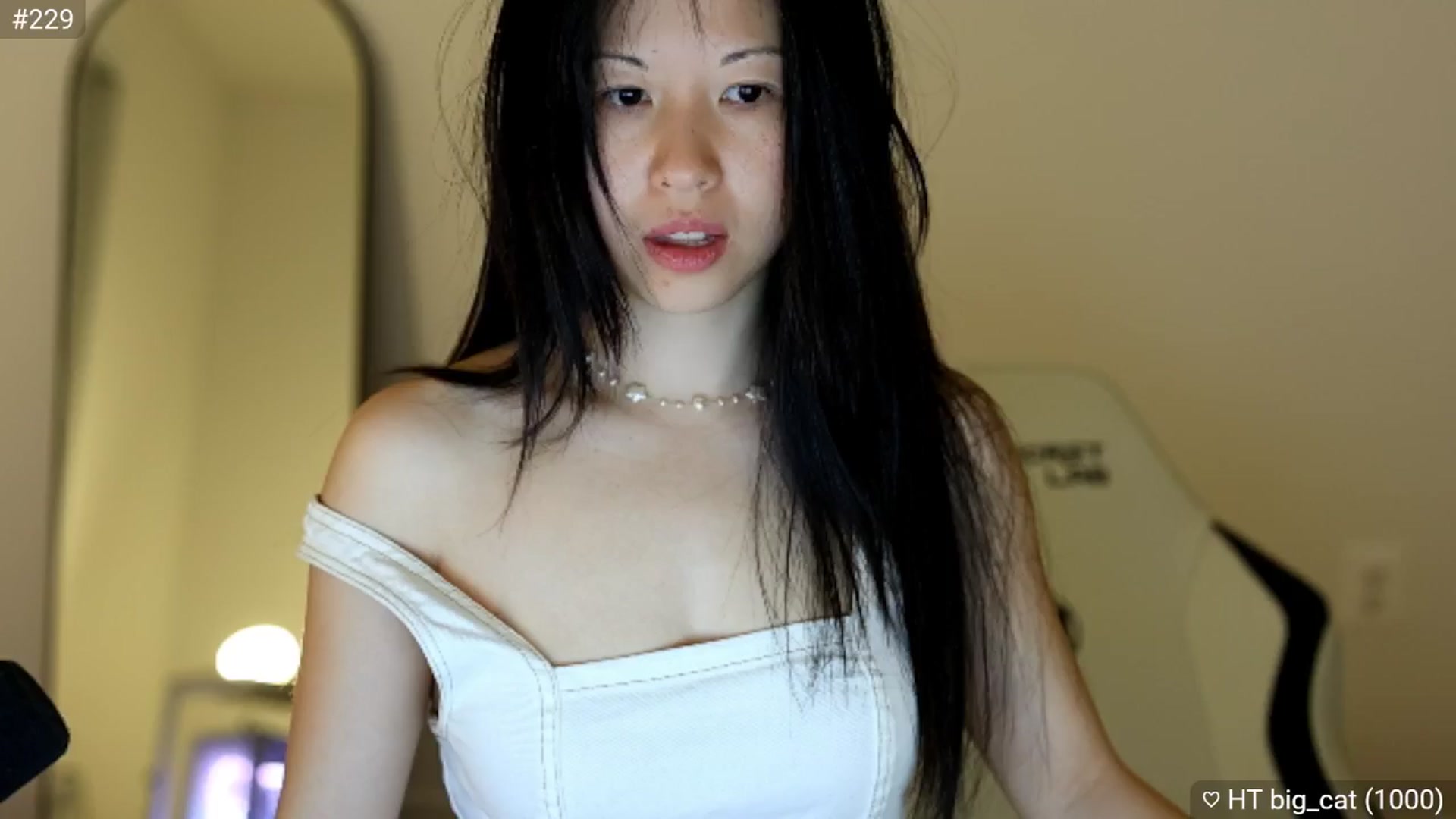 Gallery image thumbnail from daisipi3's myfreecams stream on, 04/01/2025, 05:20 image 15 of 20