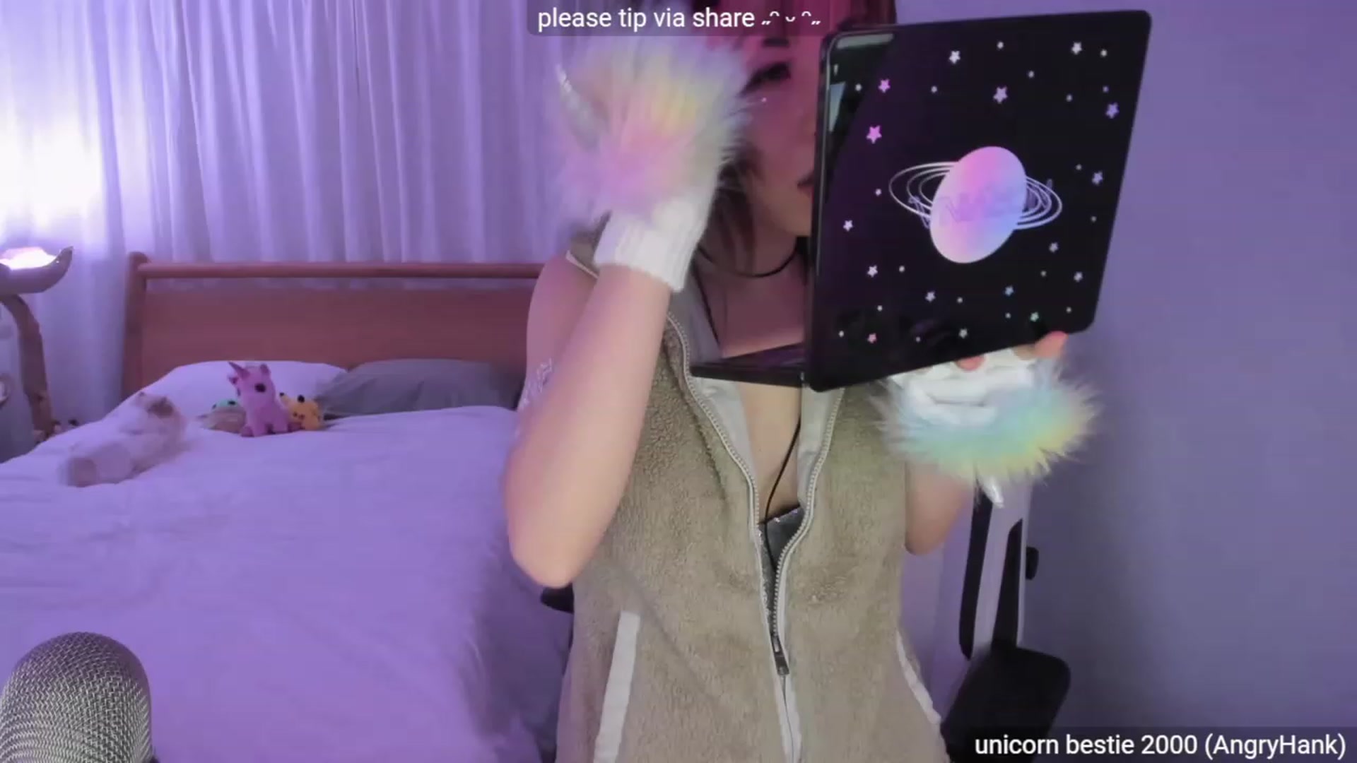 Gallery image thumbnail from daissss's myfreecams stream on, 01/10/2024, 03:13 image 18 of 20