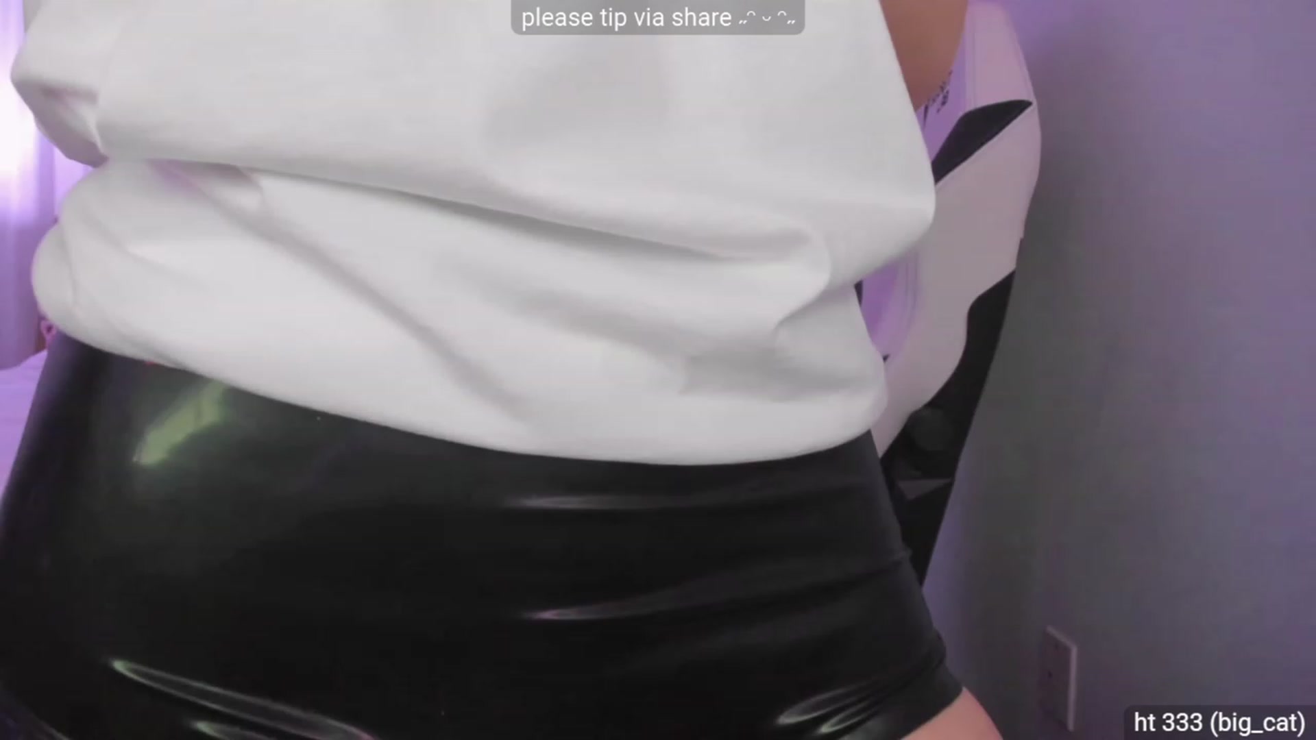 Gallery image thumbnail from daissss's myfreecams stream on, 01/13/2024, 24:02 image 14 of 20