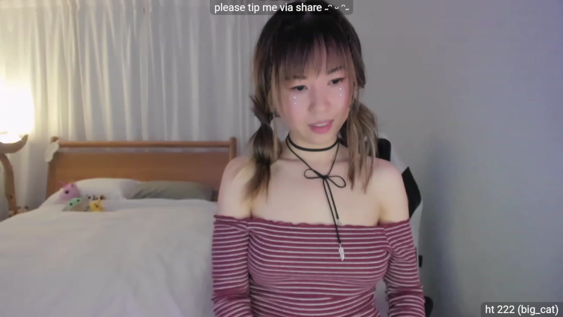 Gallery image thumbnail from daissss's myfreecams stream on, 01/15/2024, 23:52 image 4 of 20