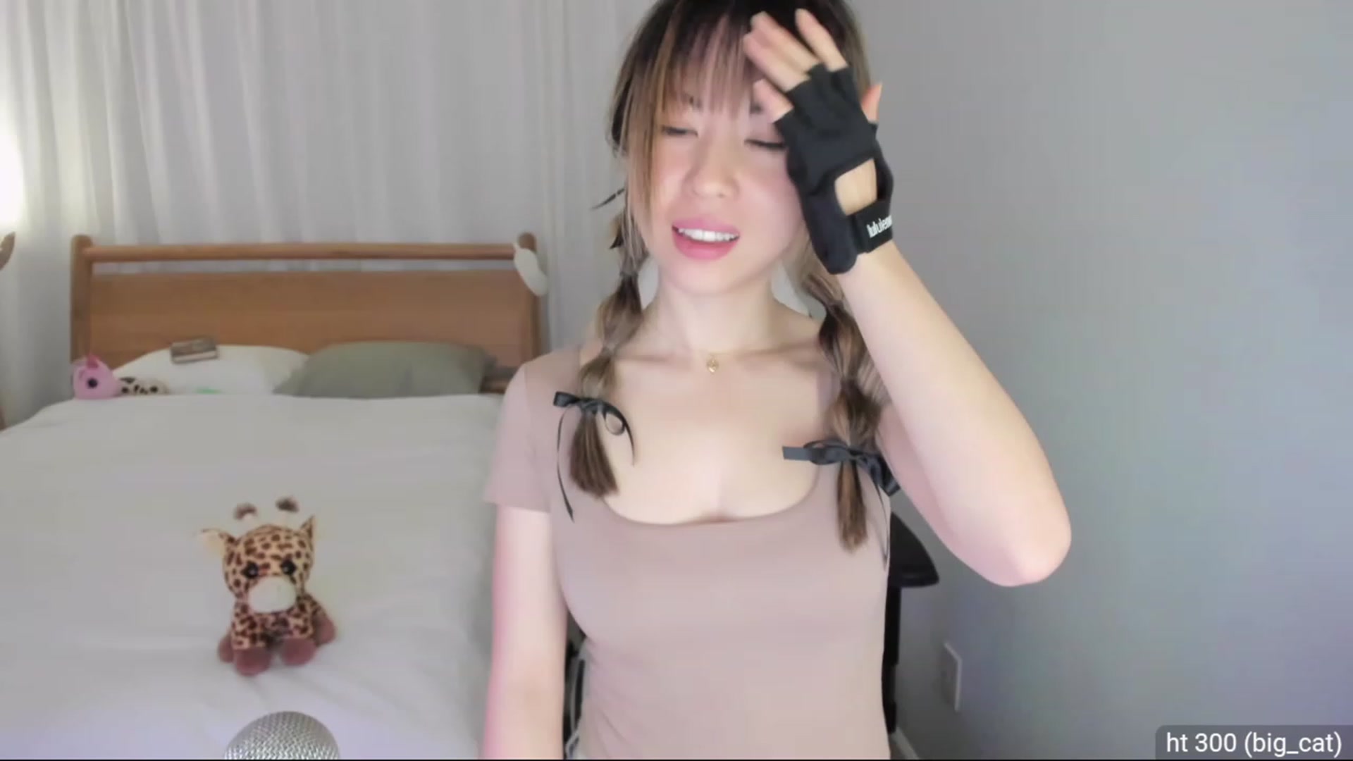 Gallery image thumbnail from daissss's myfreecams stream on, 01/19/2024, 01:26 image 1 of 20