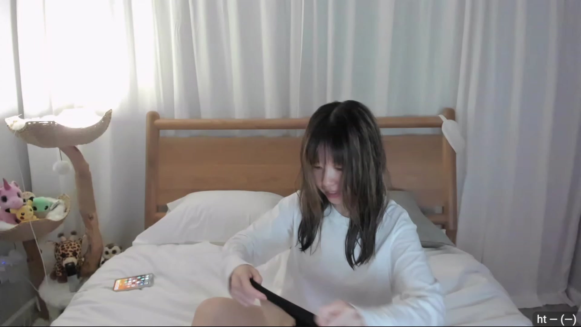Gallery image thumbnail from daissss's myfreecams stream on, 01/20/2024, 03:50 image 1 of 20