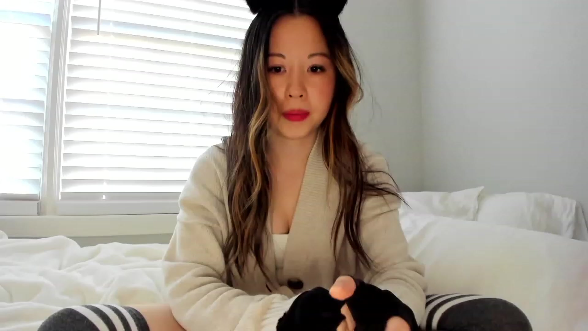 Gallery image thumbnail from daisypi3's myfreecams stream on, 12/15/2022, 20:37 image 15 of 20