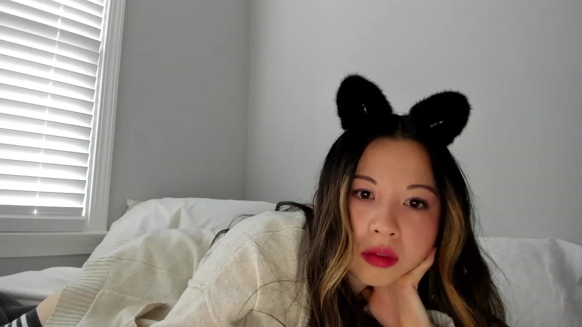 Gallery image thumbnail from daisypi3's myfreecams stream on, 12/15/2022, 20:37 image 3 of 20