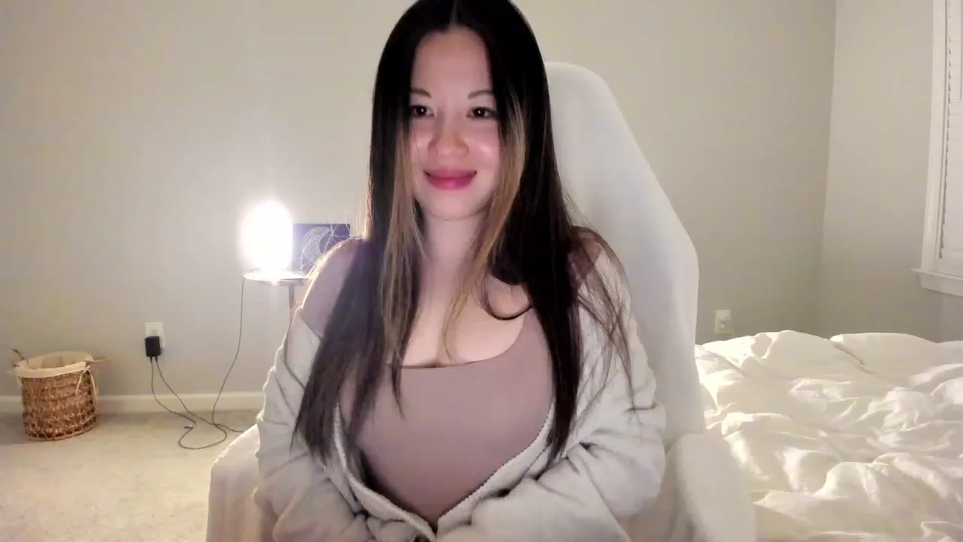 Gallery image thumbnail from daisypi3's myfreecams stream on, 03/17/2023, 09:19 image 5 of 20