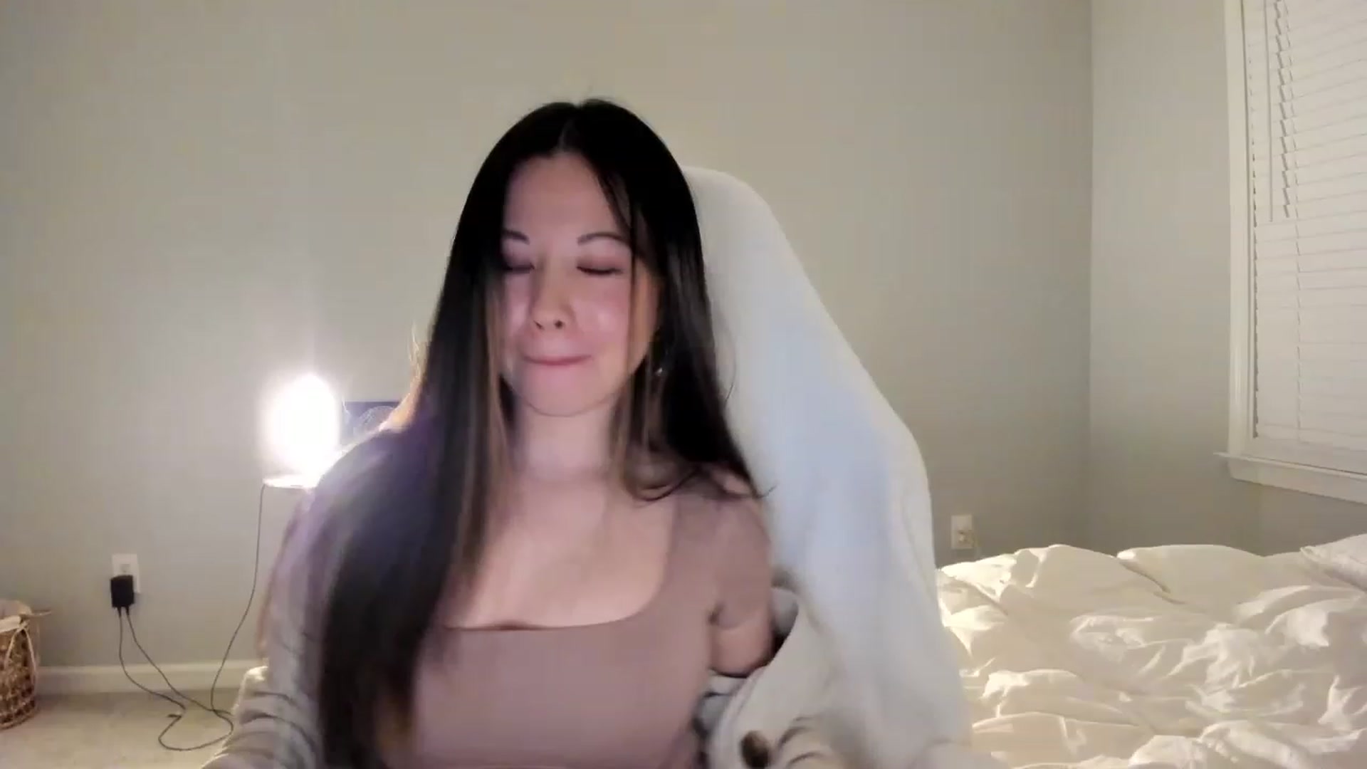 Gallery image thumbnail from daisypi3's myfreecams stream on, 03/17/2023, 09:19 image 3 of 20