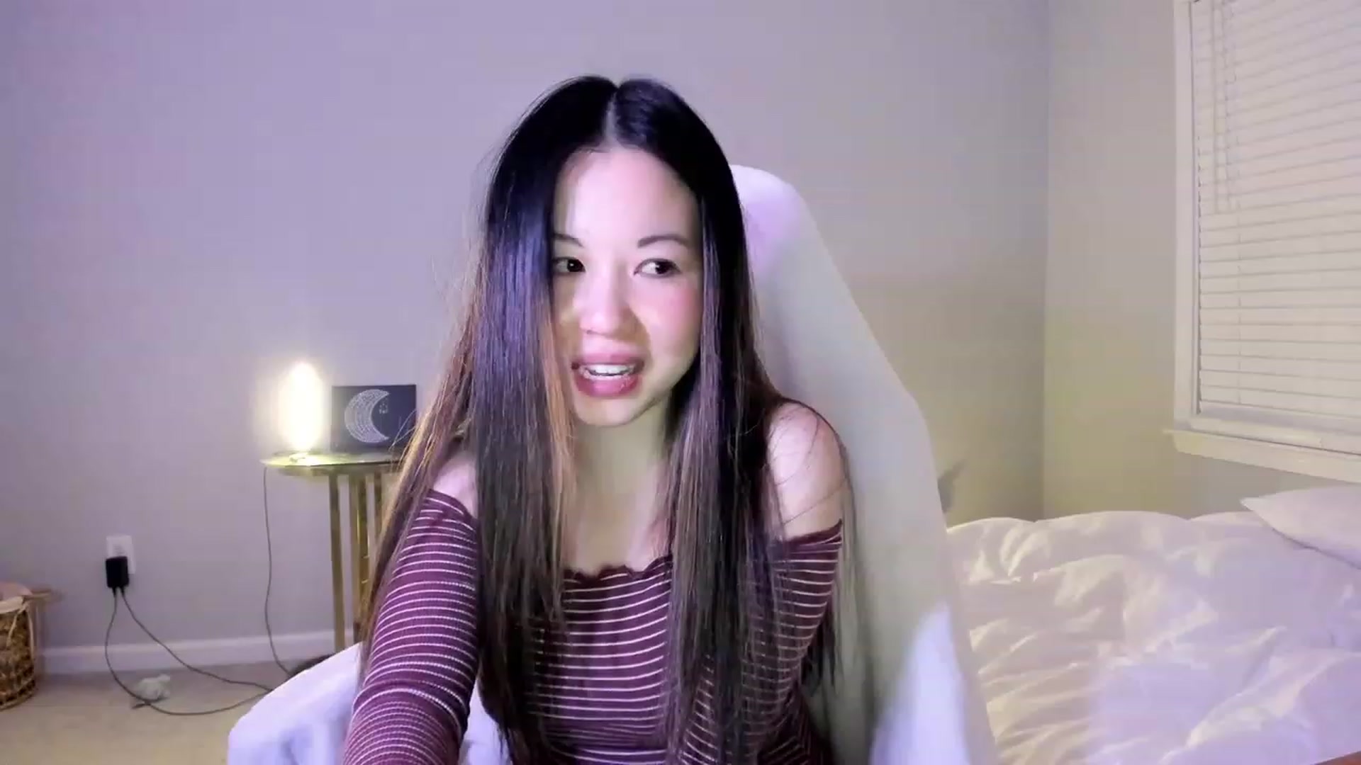 Gallery image thumbnail from daisypi3's myfreecams stream on, 03/19/2023, 08:07 image 15 of 20