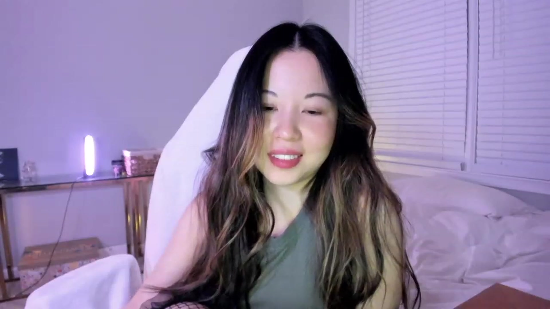 Gallery image thumbnail from daisypi3's myfreecams stream on, 03/20/2023, 05:52 image 16 of 20