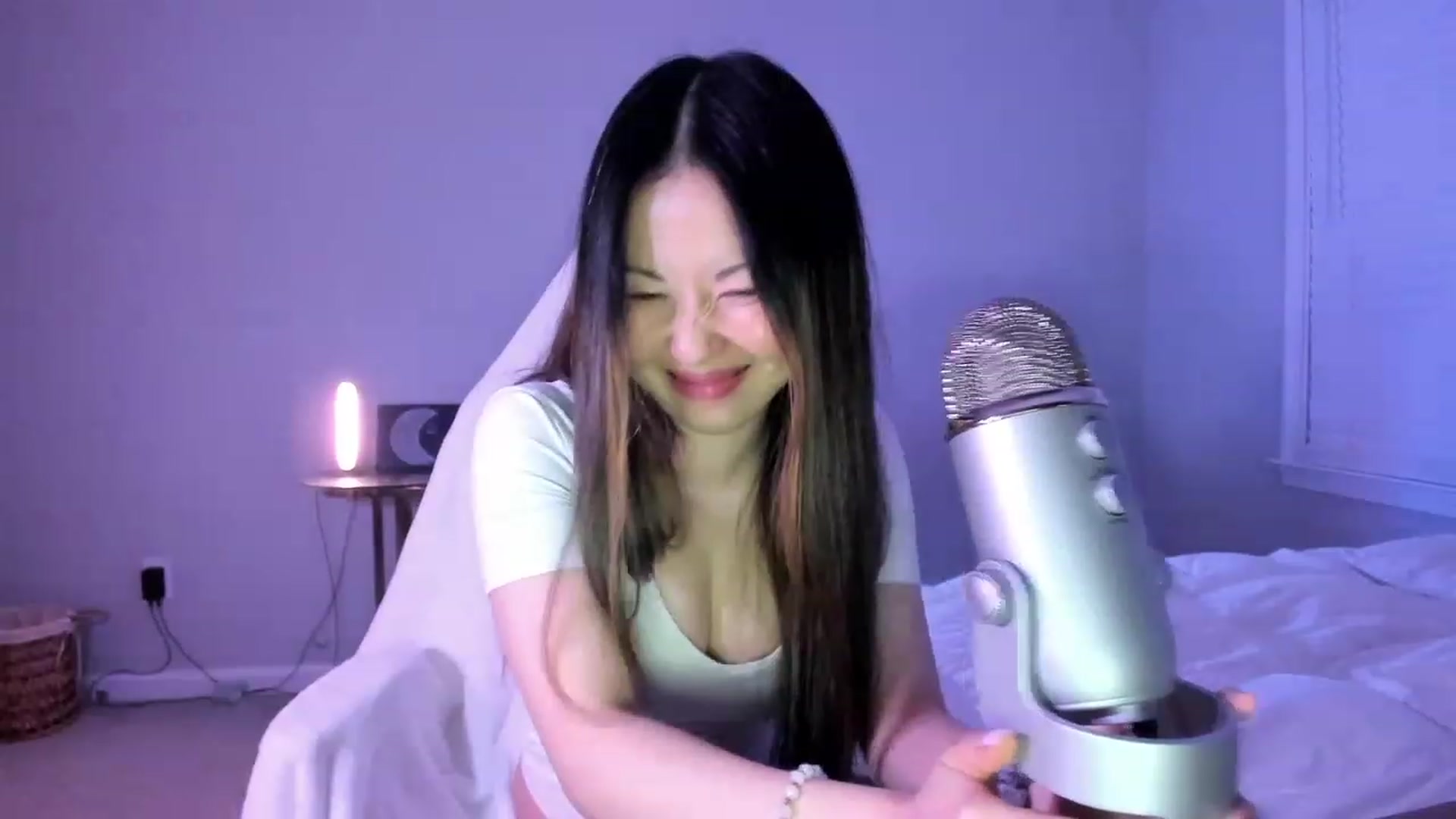 Gallery image thumbnail from daisypi3's myfreecams stream on, 03/26/2023, 05:11 image 10 of 20