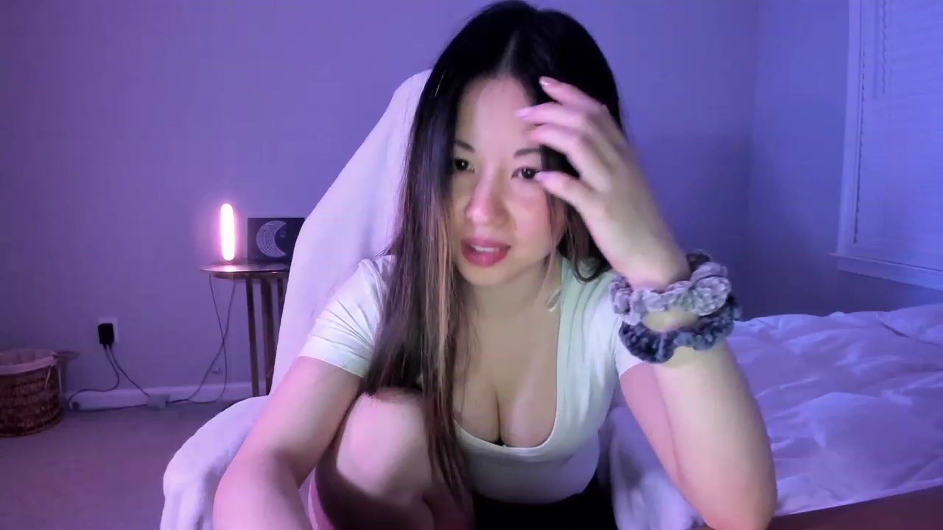 Gallery image thumbnail from daisypi3's myfreecams stream on, 03/26/2023, 06:08 image 12 of 20