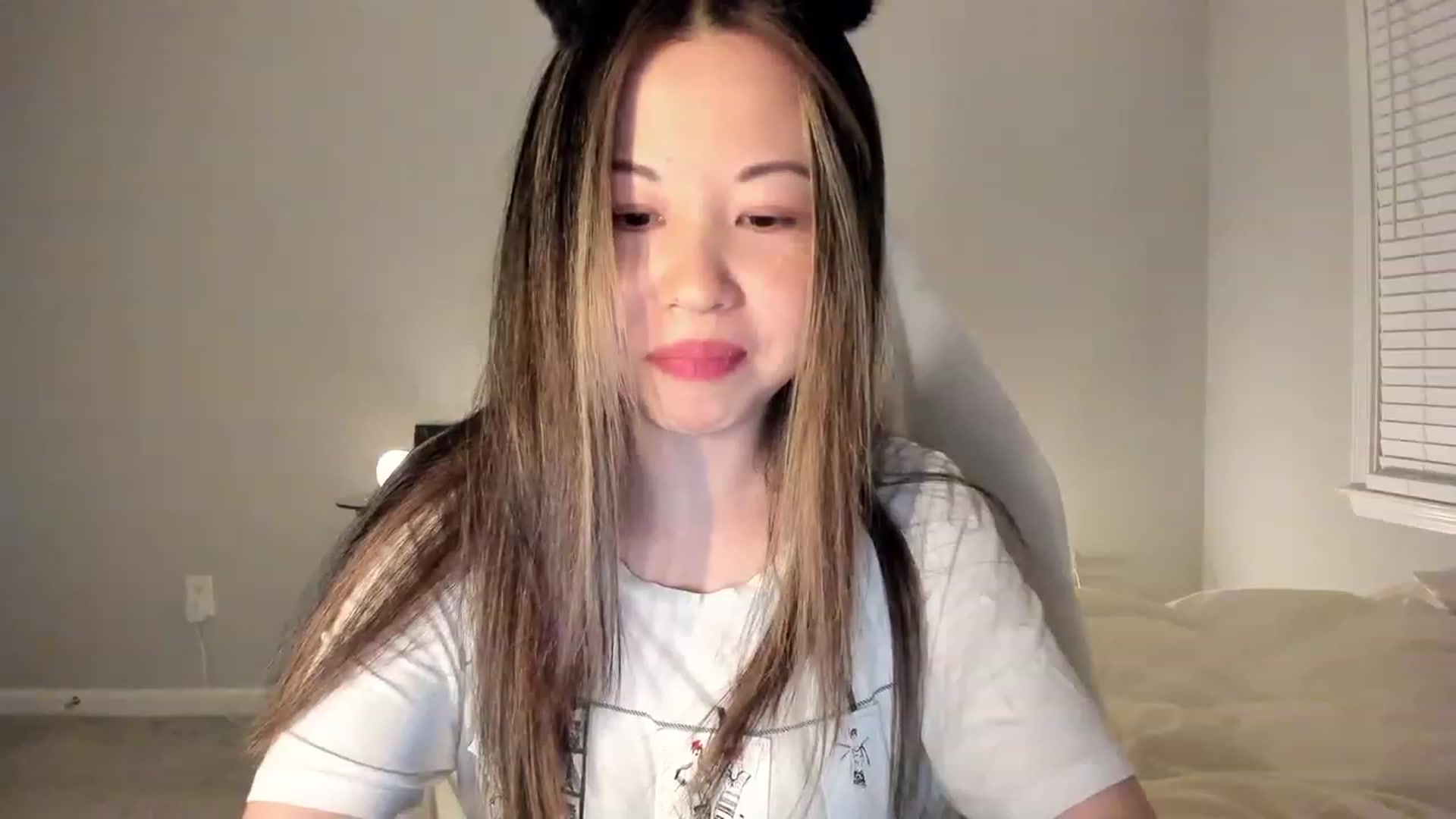 Gallery image thumbnail from daisypi3's myfreecams stream on, 04/09/2023, 06:40 image 4 of 20