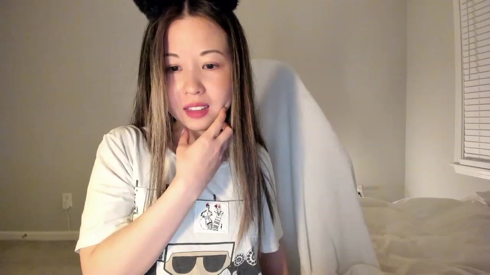 Gallery image thumbnail from daisypi3's myfreecams stream on, 04/09/2023, 06:40 image 5 of 20