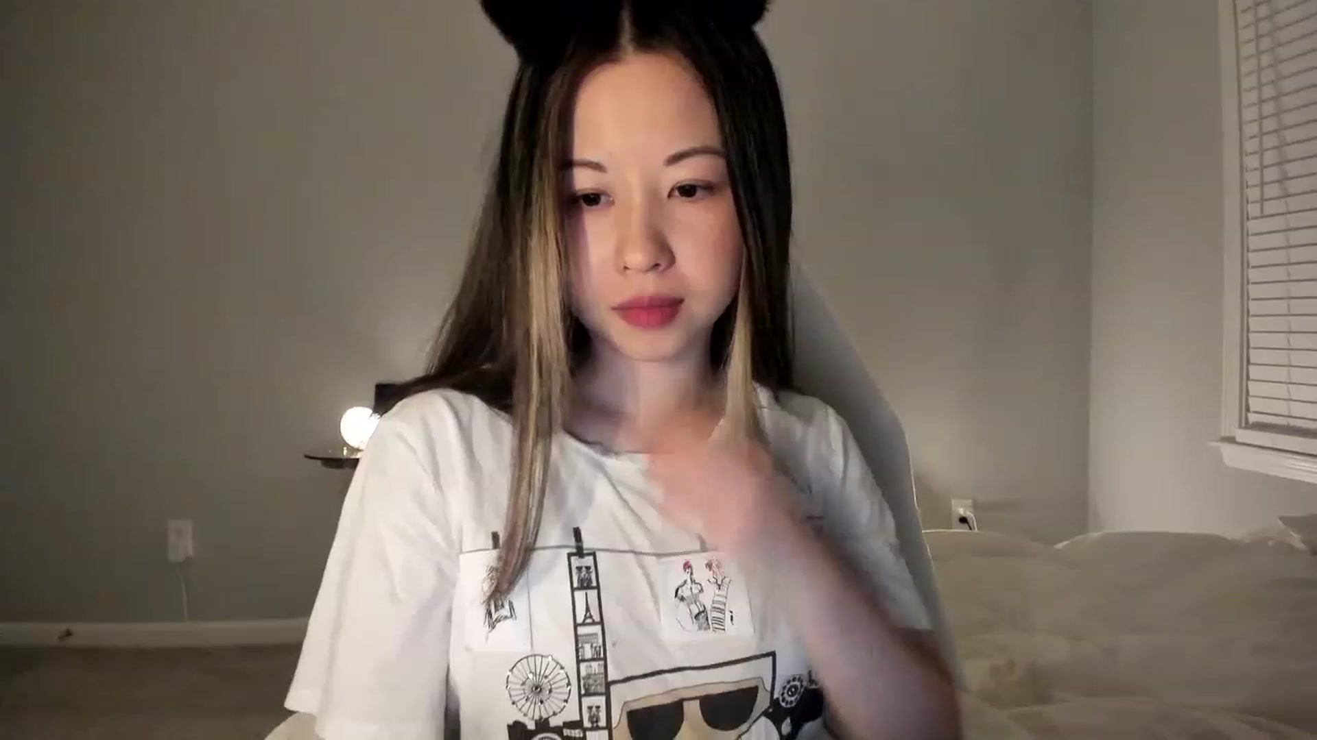 Gallery image thumbnail from daisypi3's myfreecams stream on, 04/09/2023, 06:40 image 3 of 20