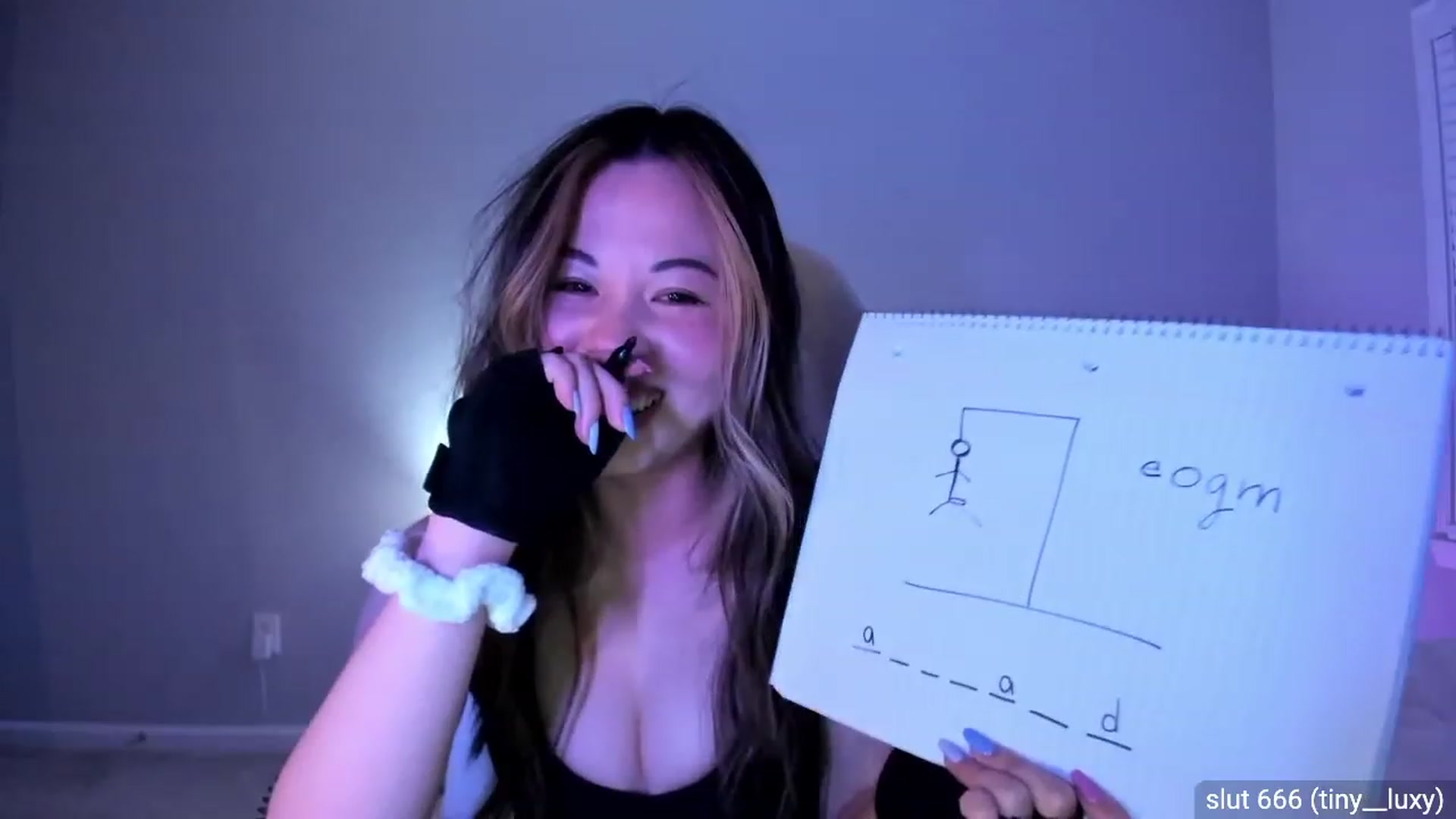 Gallery image thumbnail from daisypi3's myfreecams stream on, 05/04/2023, 04:19 image 15 of 20