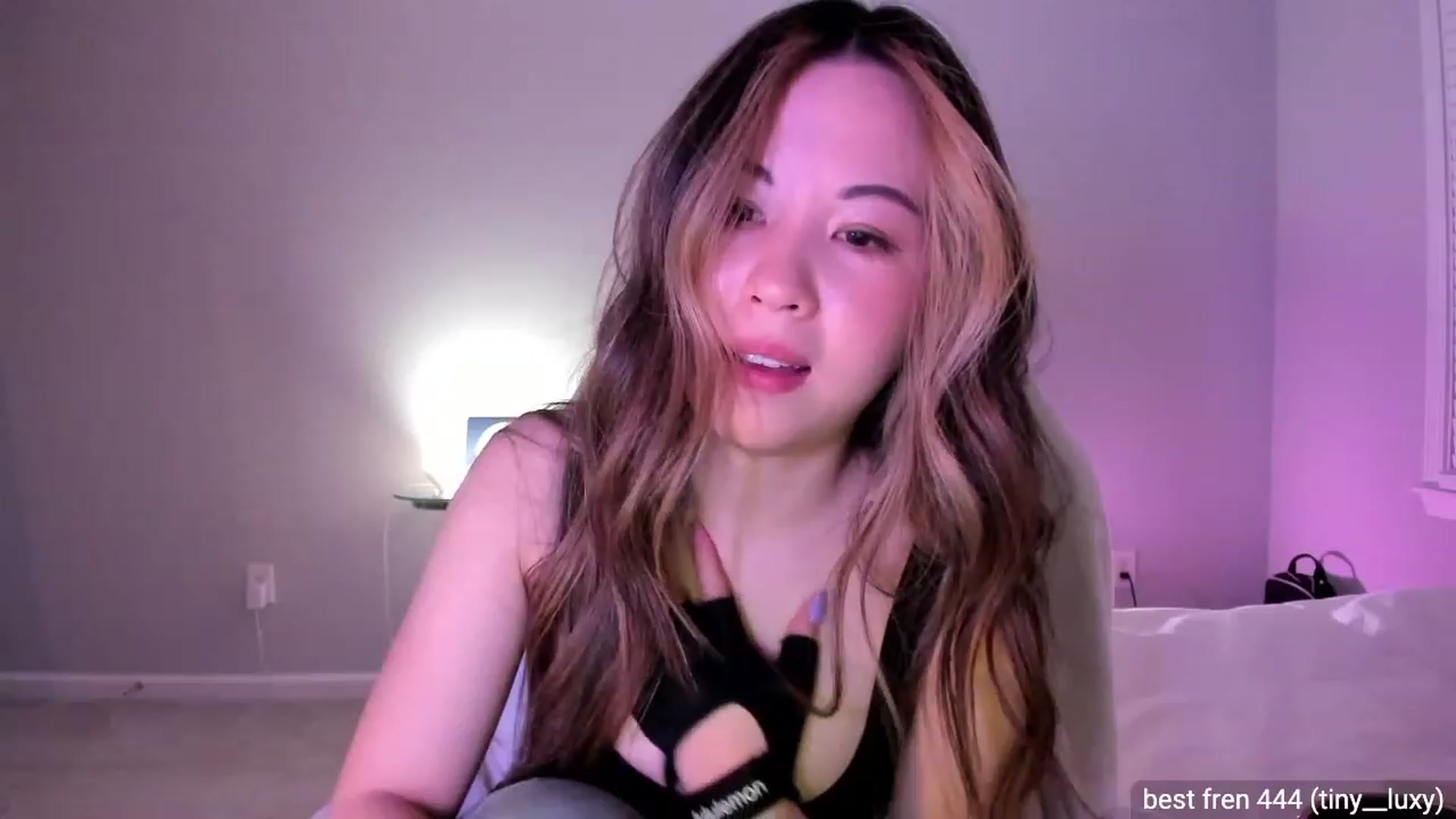 Gallery image thumbnail from daisypi3's myfreecams stream on, 05/04/2023, 04:19 image 5 of 20