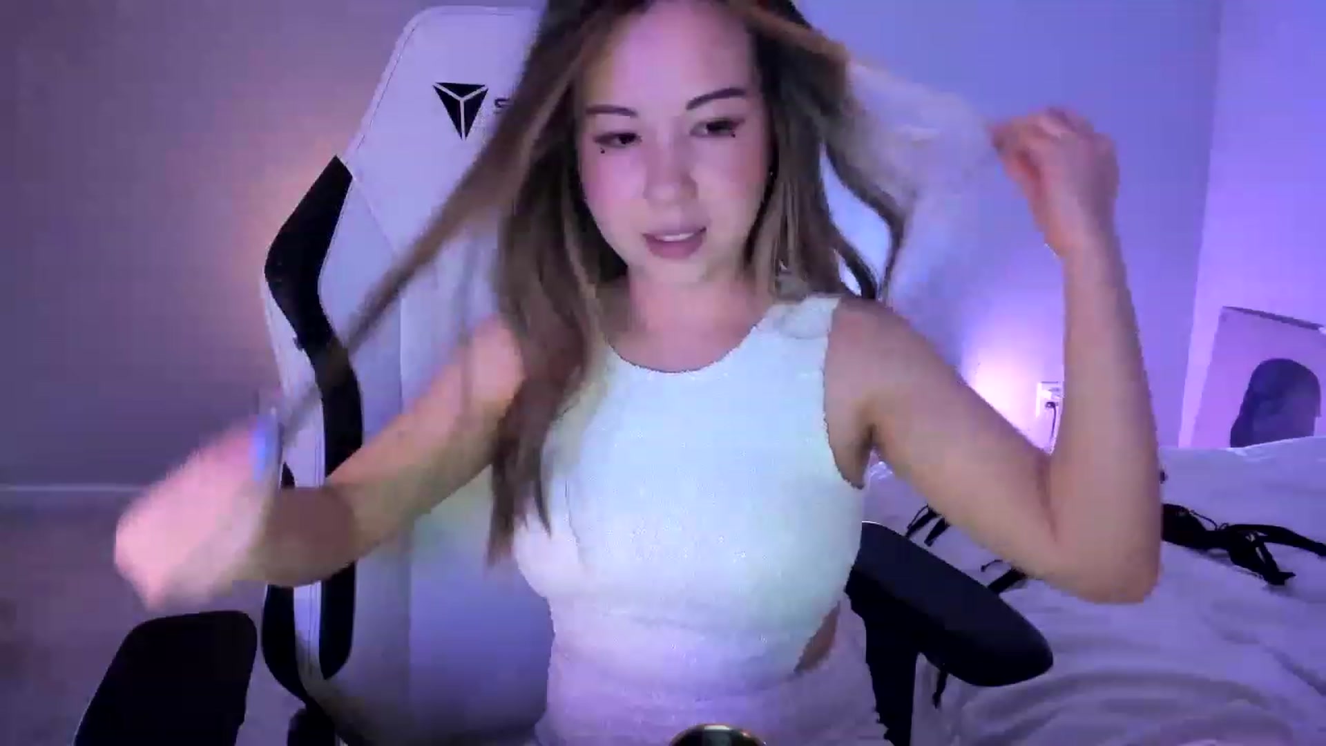 Gallery image thumbnail from daisyy_'s myfreecams stream on, 05/20/2023, 06:28 image 2 of 20