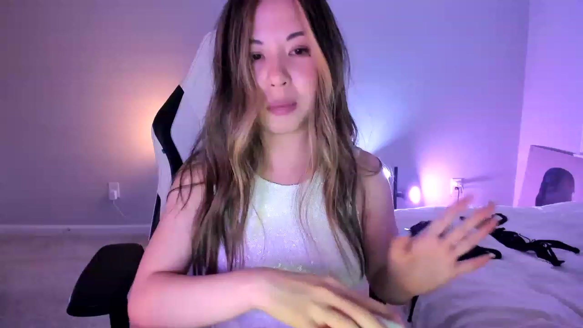 Gallery image thumbnail from daisyy_'s myfreecams stream on, 05/20/2023, 06:28 image 10 of 20