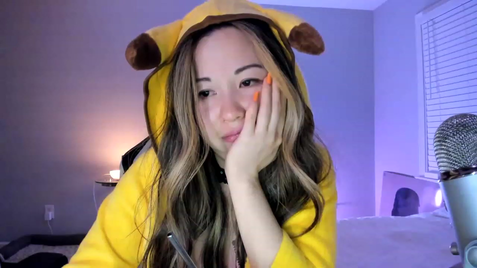 Gallery image thumbnail from daisyy_'s myfreecams stream on, 05/27/2023, 08:23 image 8 of 20