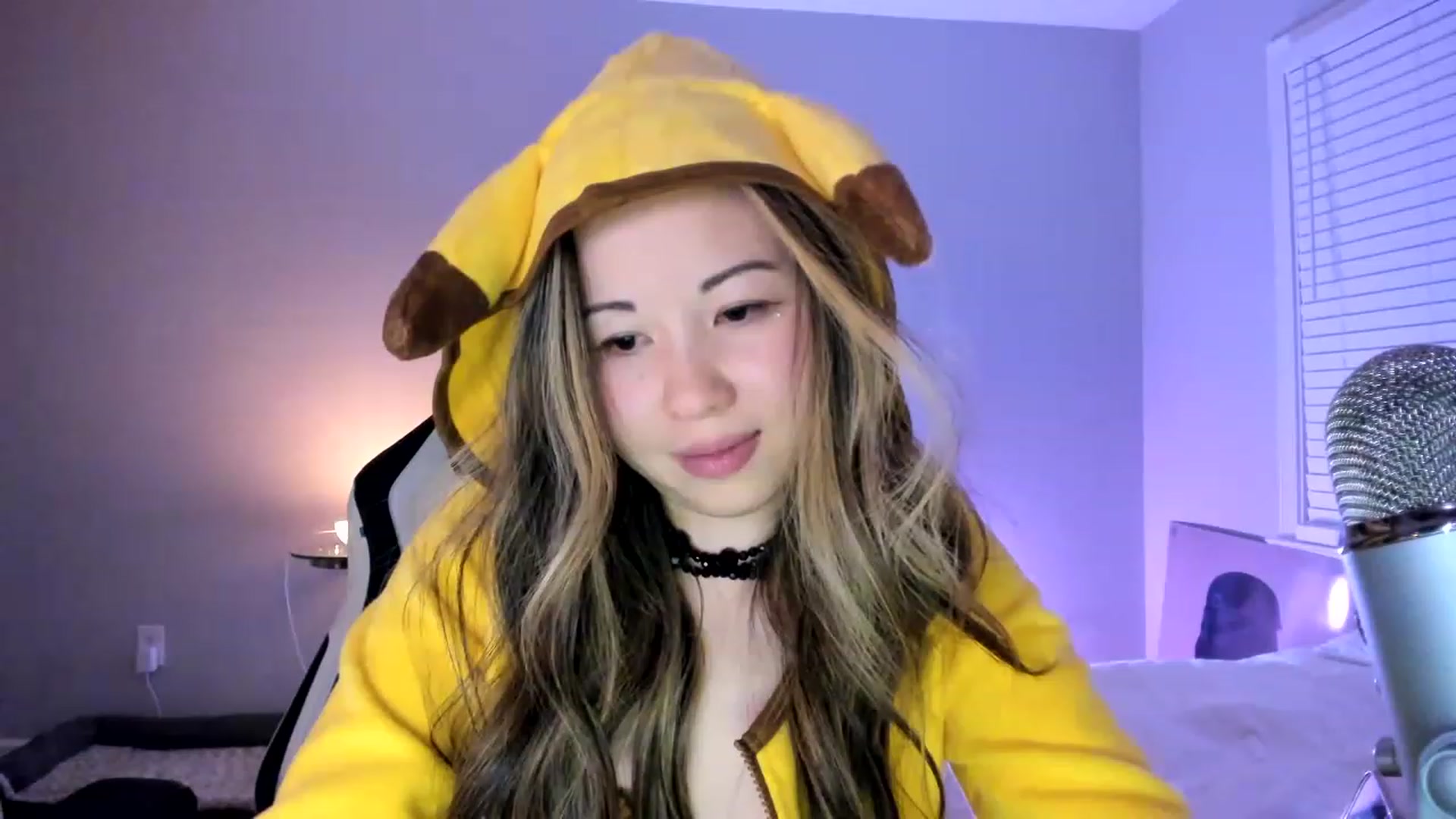 Gallery image thumbnail from daisyy_'s myfreecams stream on, 05/27/2023, 08:23 image 14 of 20